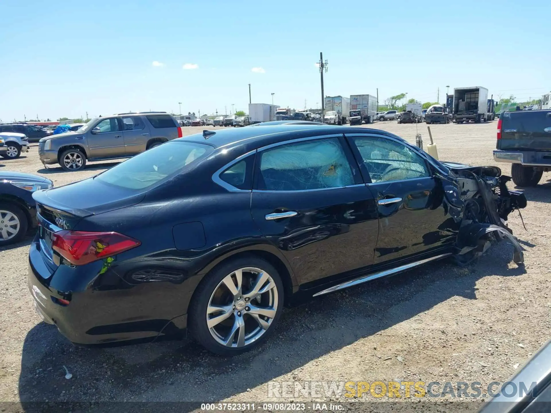 13 Photograph of a damaged car JN1BY1PP4KM685483 INFINITI Q70L 2019