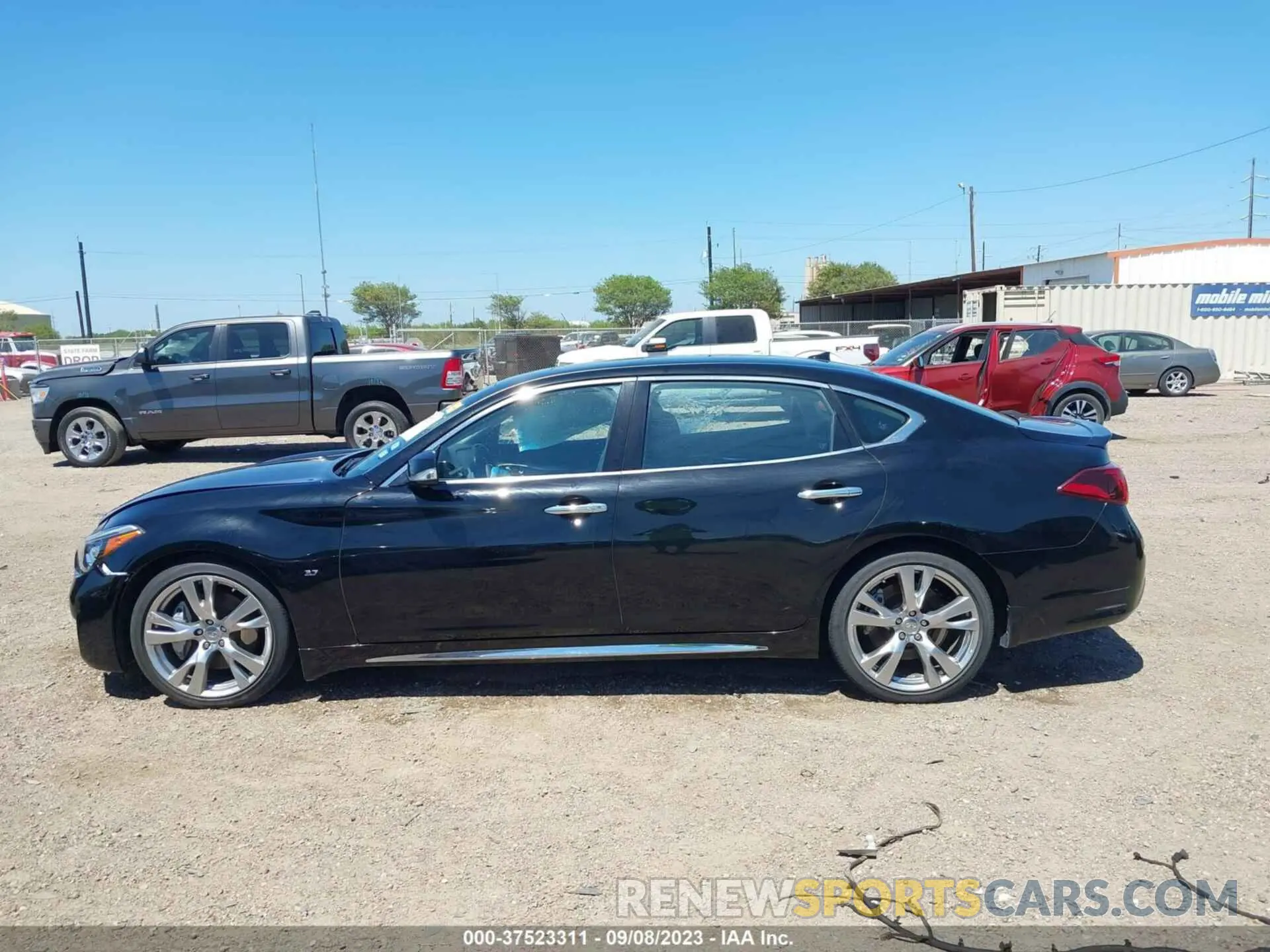 14 Photograph of a damaged car JN1BY1PP4KM685483 INFINITI Q70L 2019