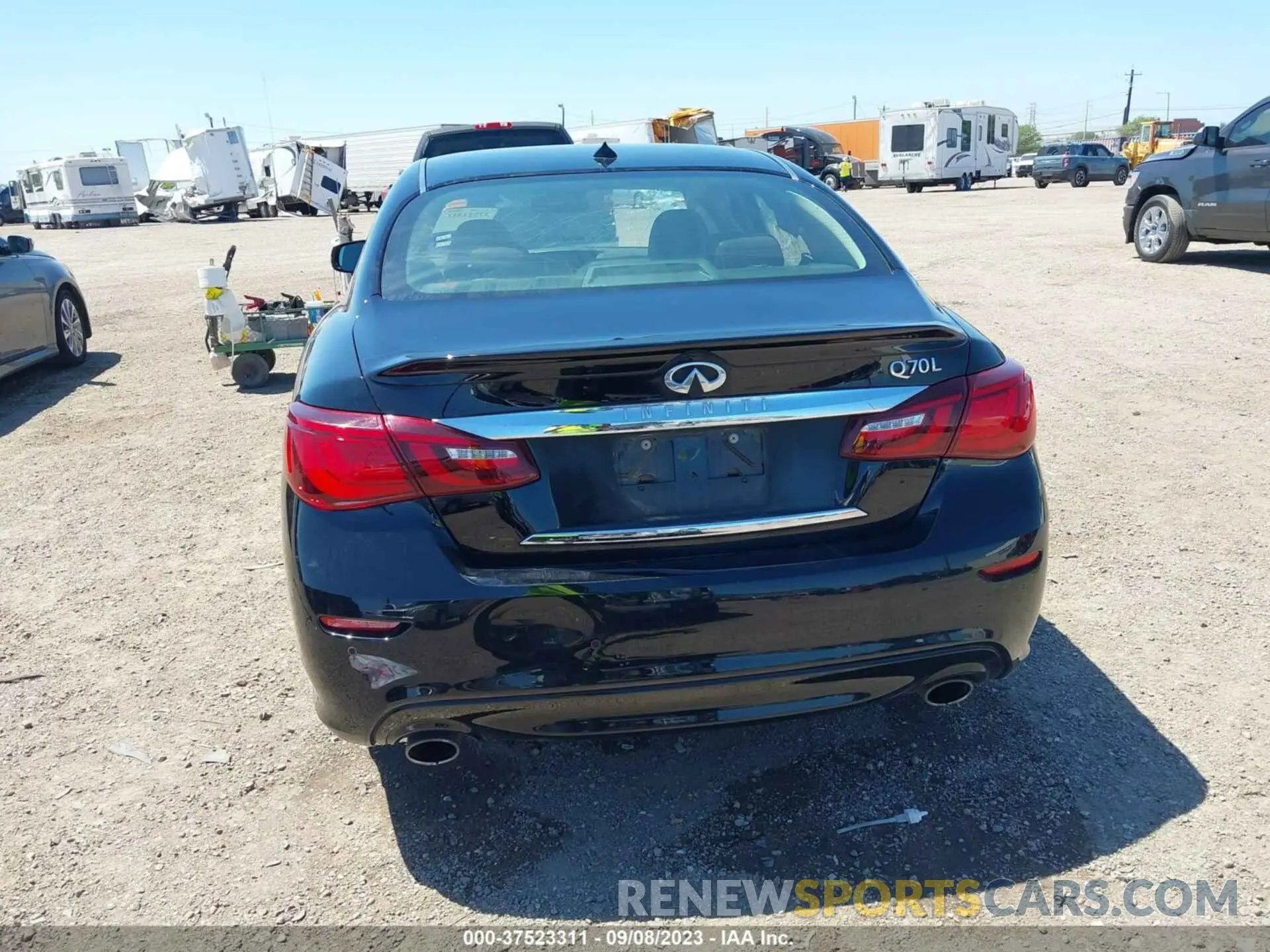 16 Photograph of a damaged car JN1BY1PP4KM685483 INFINITI Q70L 2019