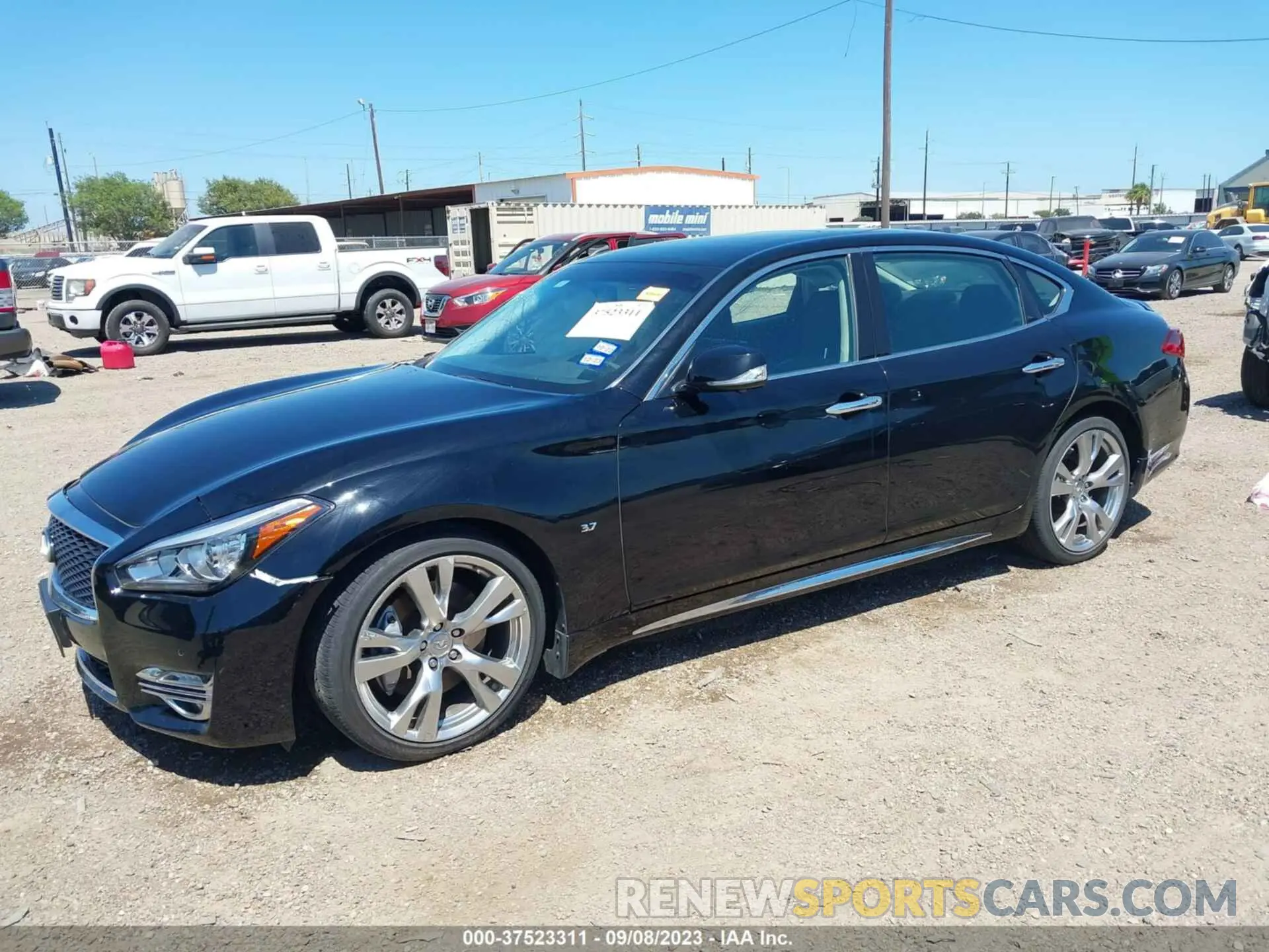 2 Photograph of a damaged car JN1BY1PP4KM685483 INFINITI Q70L 2019