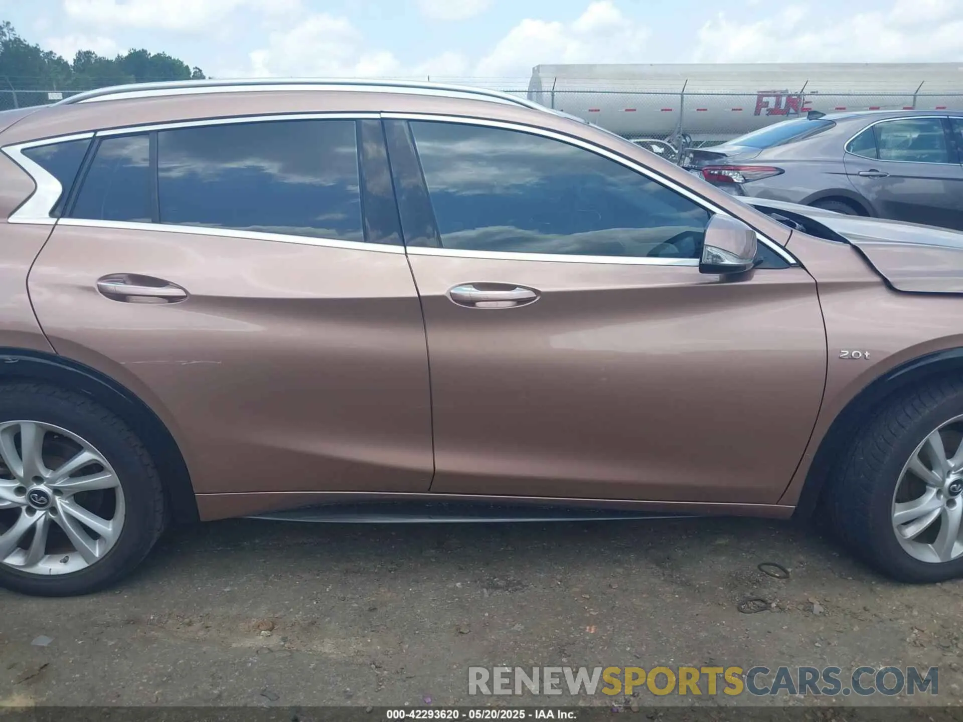 14 Фотография поврежденного автомобиля SJKCH5CP4KA008012 INFINITI QX30 2019