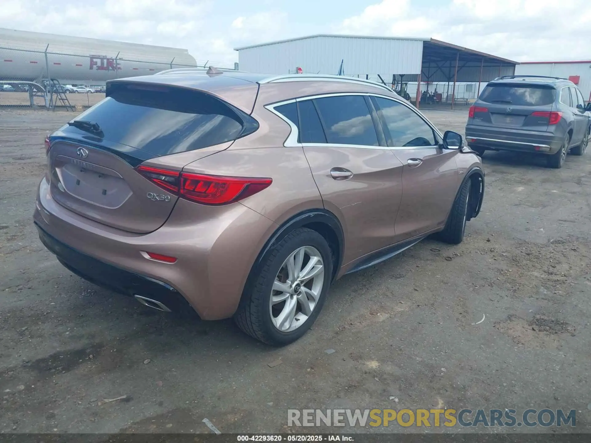 4 Фотография поврежденного автомобиля SJKCH5CP4KA008012 INFINITI QX30 2019