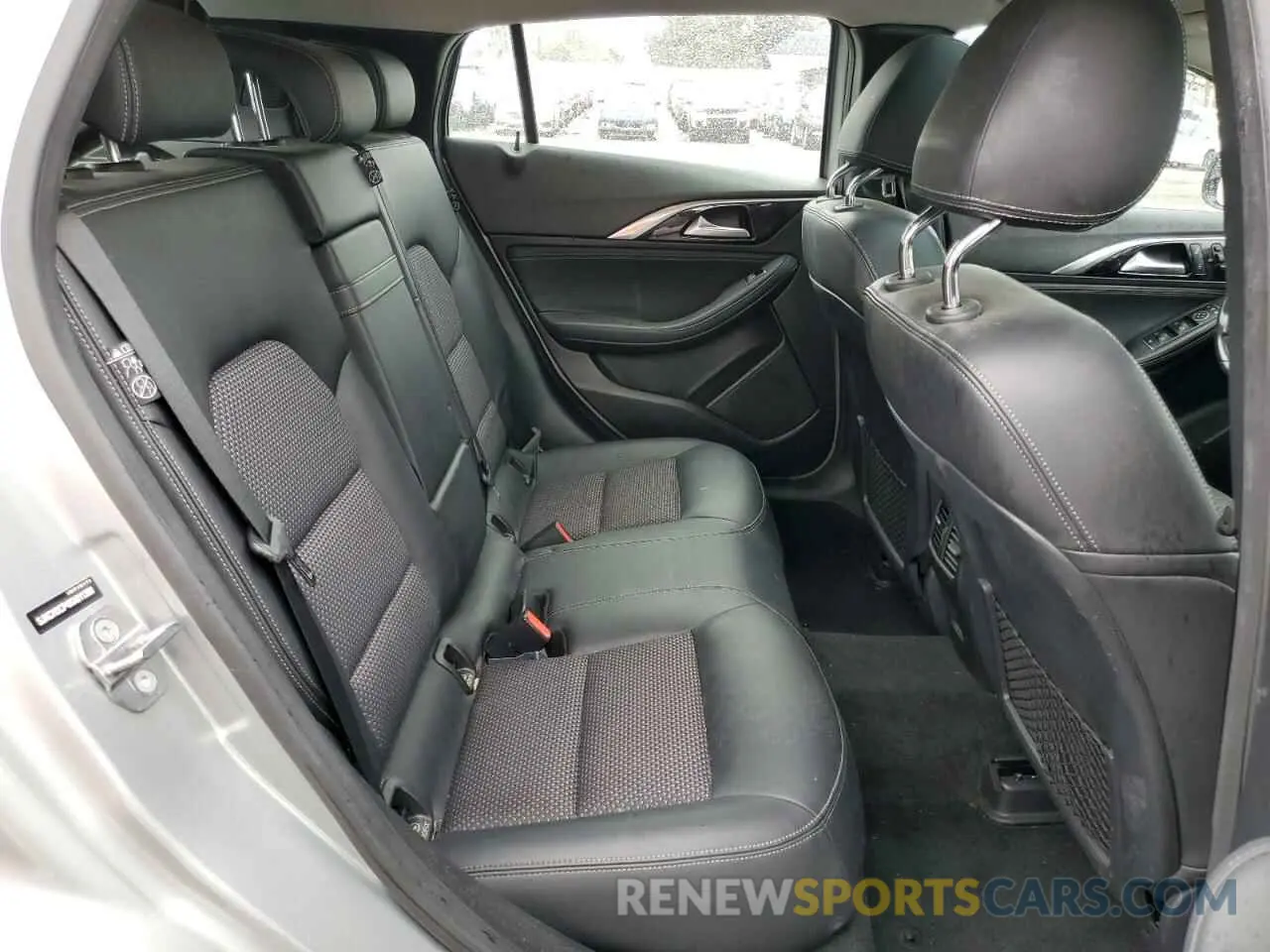 10 Фотография поврежденного автомобиля SJKCH5CP4KA011380 INFINITI QX30 2019