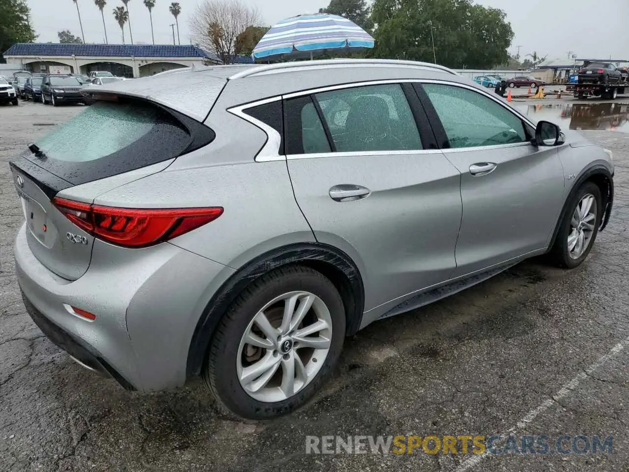 3 Фотография поврежденного автомобиля SJKCH5CP4KA011380 INFINITI QX30 2019