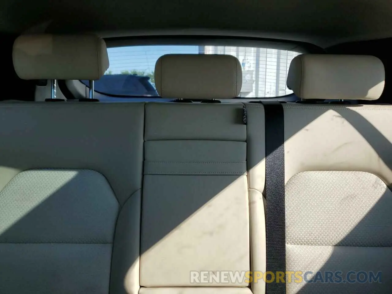 10 Photograph of a damaged car SJKCH5CP6KA009923 INFINITI QX30 2019