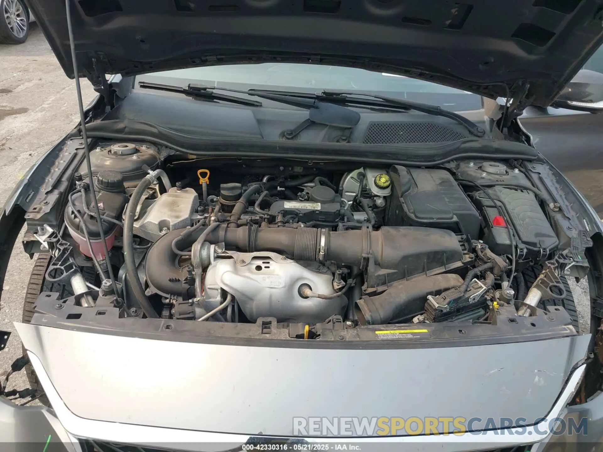 10 Photograph of a damaged car SJKCH5CR2KA009144 INFINITI QX30 2019