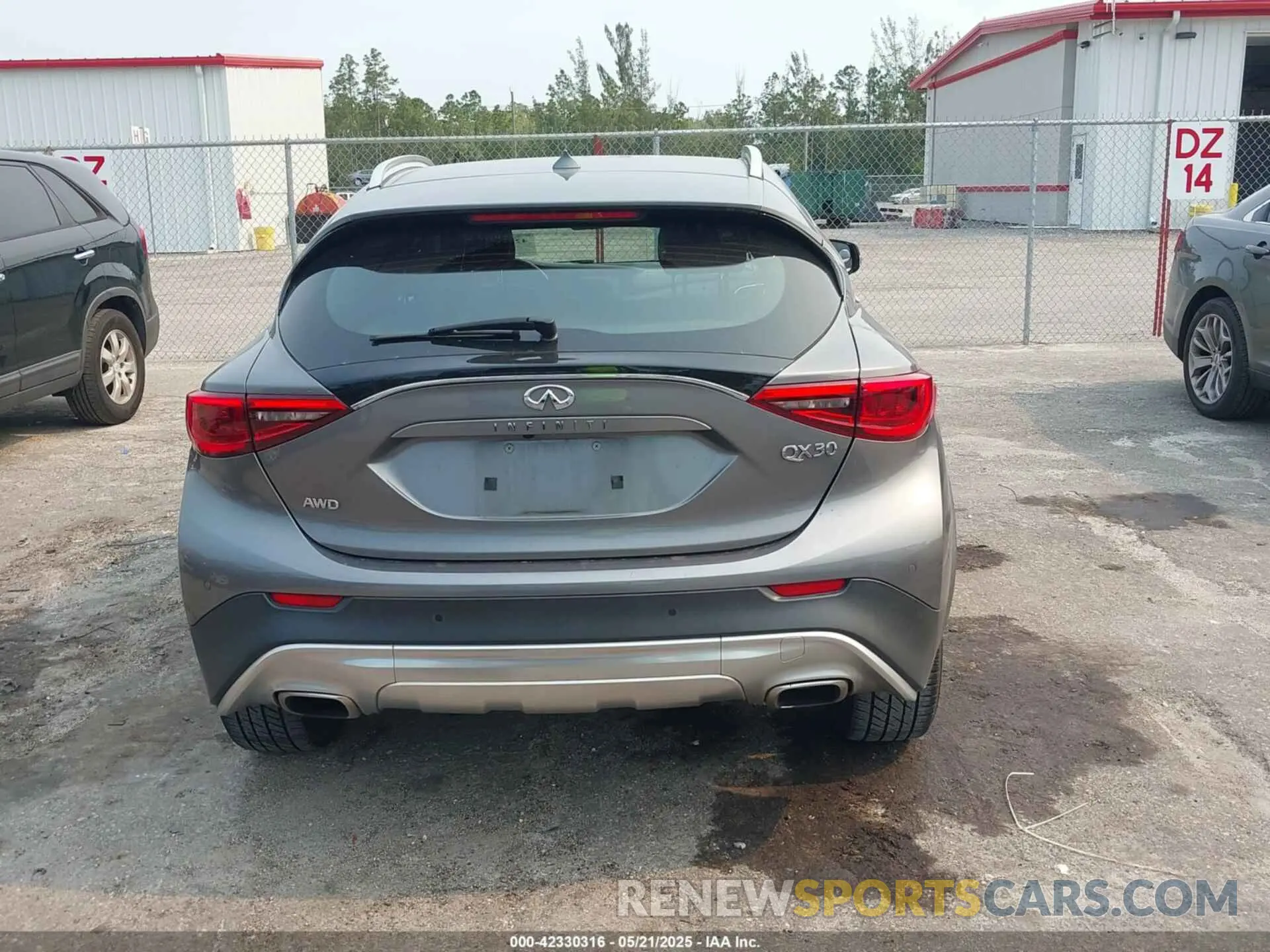 17 Photograph of a damaged car SJKCH5CR2KA009144 INFINITI QX30 2019
