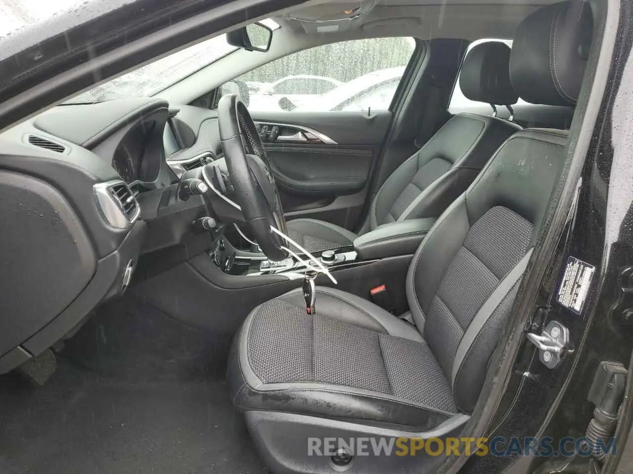 7 Фотография поврежденного автомобиля SJKCH5CR3KA007581 INFINITI QX30 2019