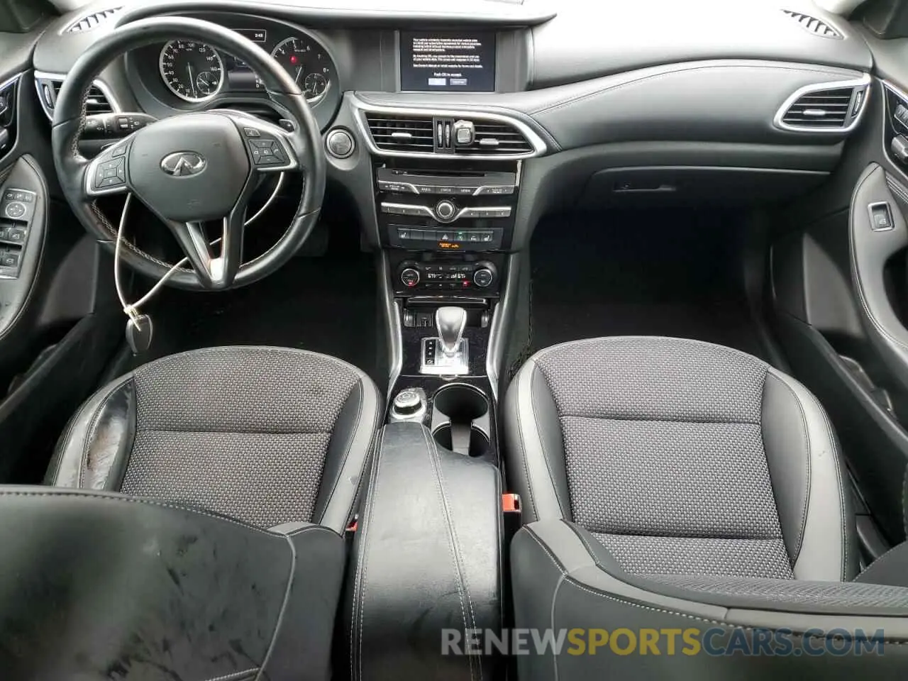 8 Фотография поврежденного автомобиля SJKCH5CR3KA007581 INFINITI QX30 2019