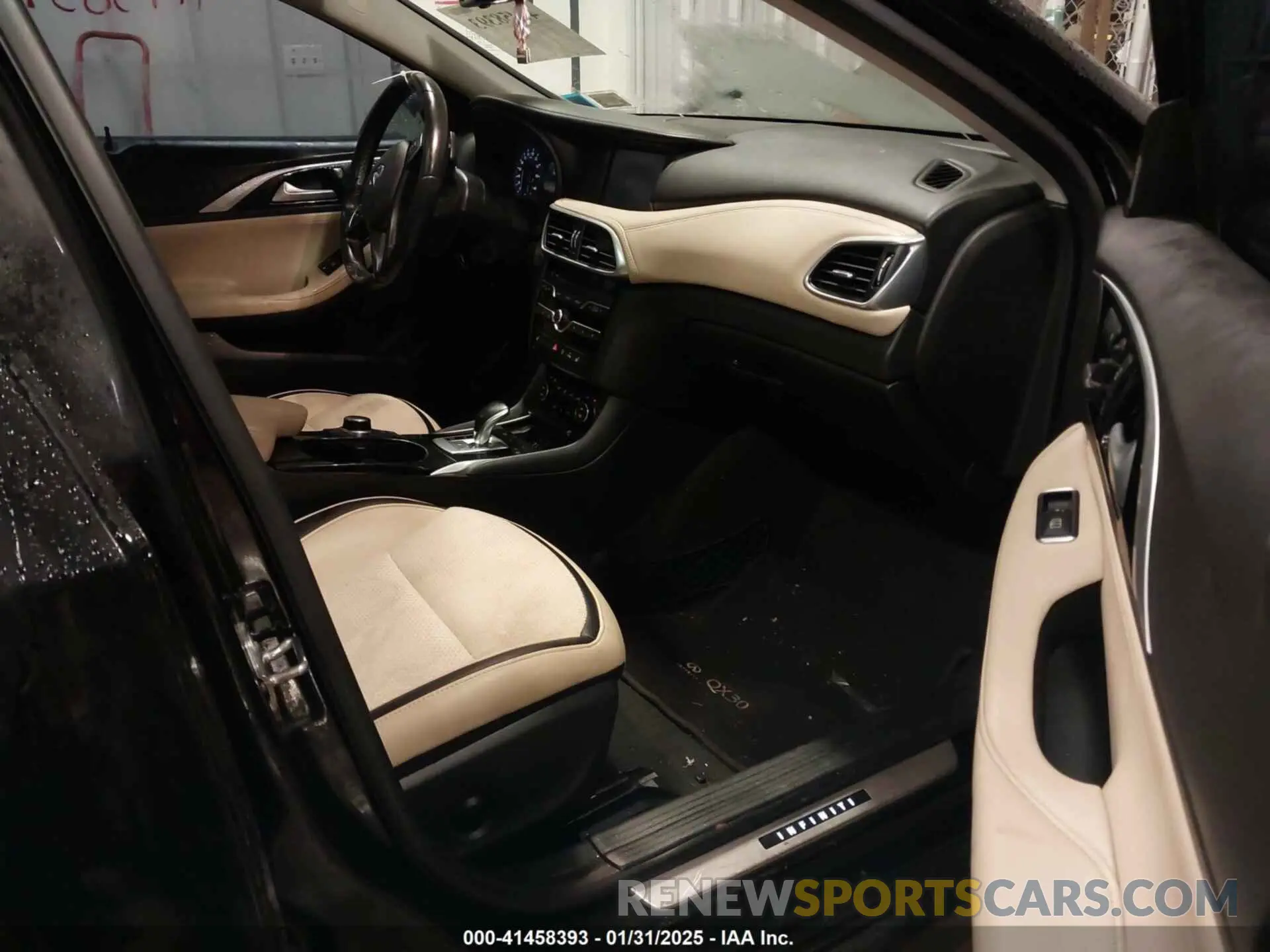 5 Фотография поврежденного автомобиля SJKCH5CR4KA010490 INFINITI QX30 2019