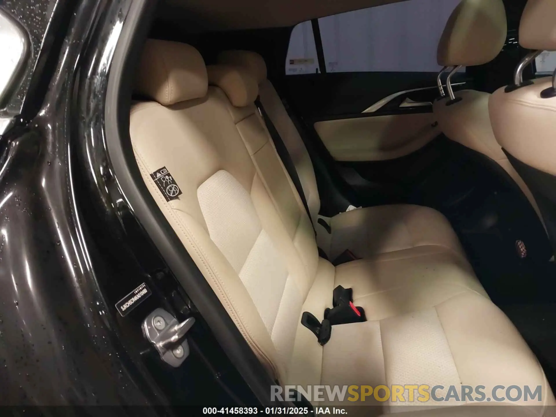 8 Фотография поврежденного автомобиля SJKCH5CR4KA010490 INFINITI QX30 2019