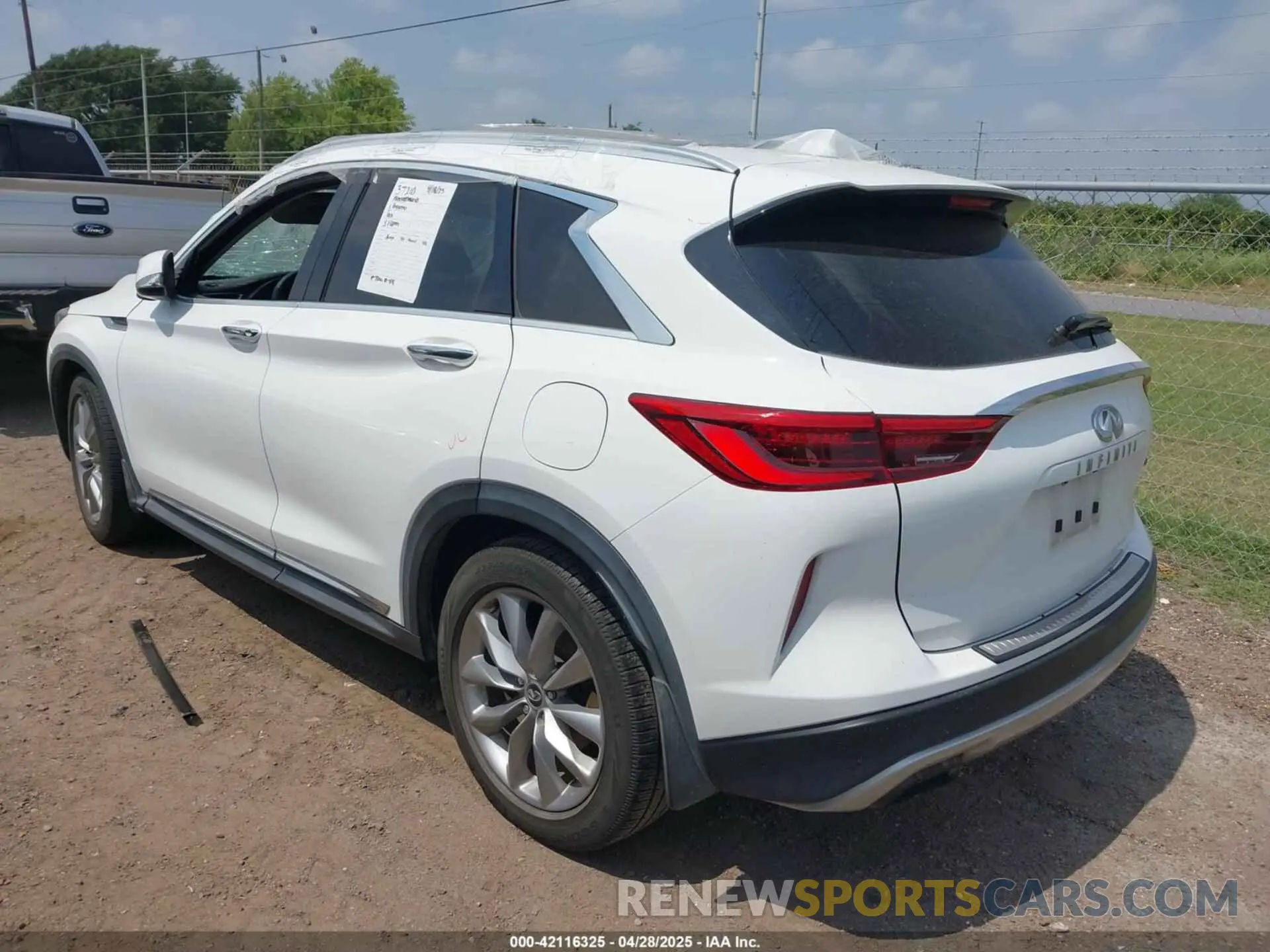 3 Фотография поврежденного автомобиля 3PCAJ5M11KF145988 INFINITI QX50 2019