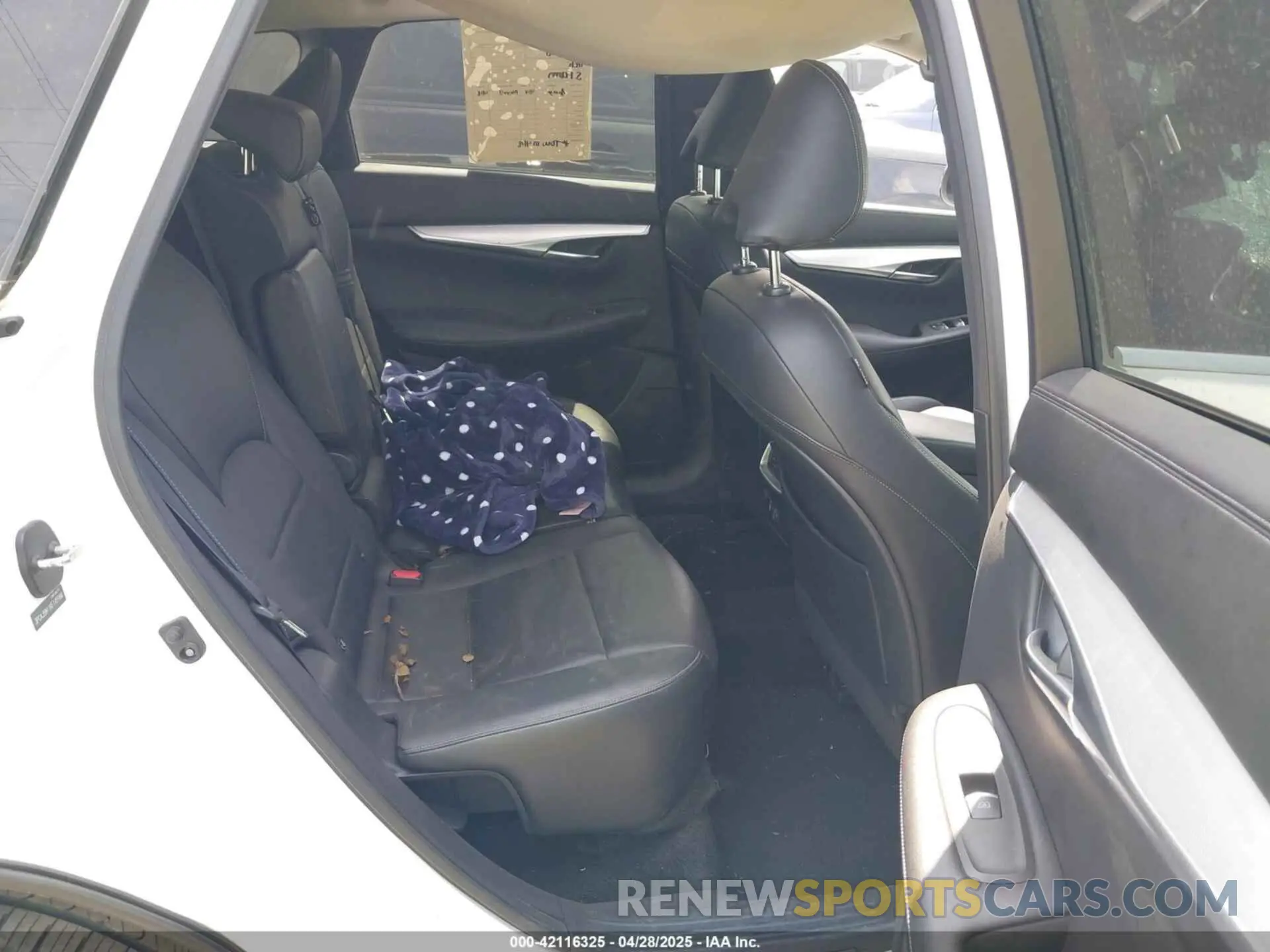 8 Фотография поврежденного автомобиля 3PCAJ5M11KF145988 INFINITI QX50 2019