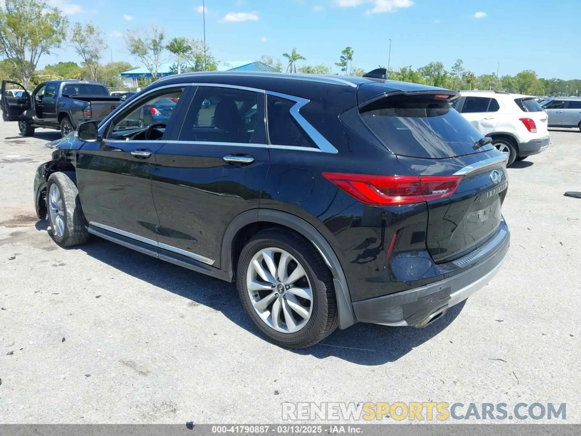 3 Photograph of a damaged car 3PCAJ5M12KF122087 INFINITI QX50 2019