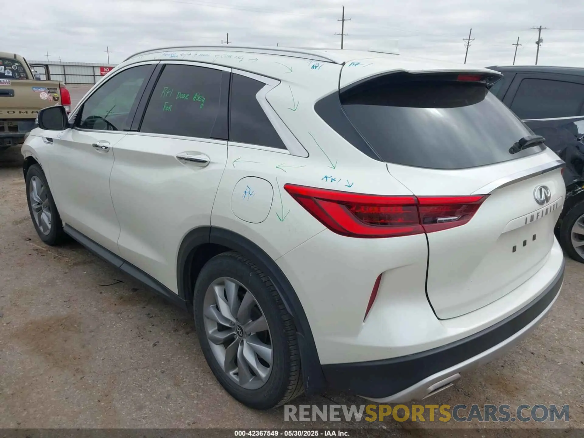 3 Photograph of a damaged car 3PCAJ5M12KF139990 INFINITI QX50 2019