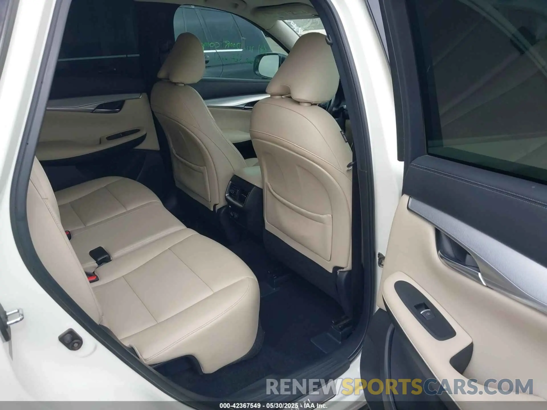 8 Photograph of a damaged car 3PCAJ5M12KF139990 INFINITI QX50 2019