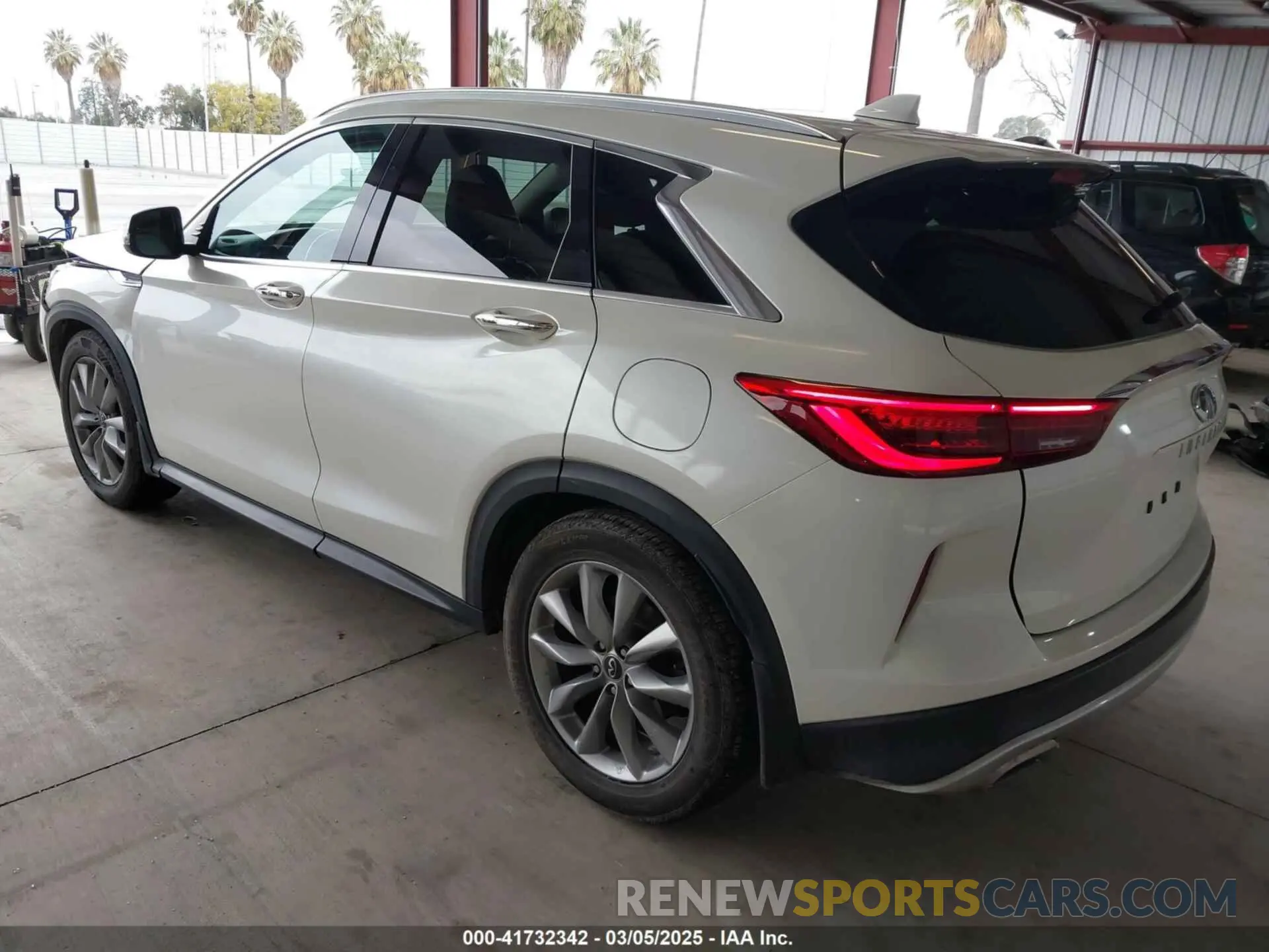 3 Photograph of a damaged car 3PCAJ5M13KF139383 INFINITI QX50 2019