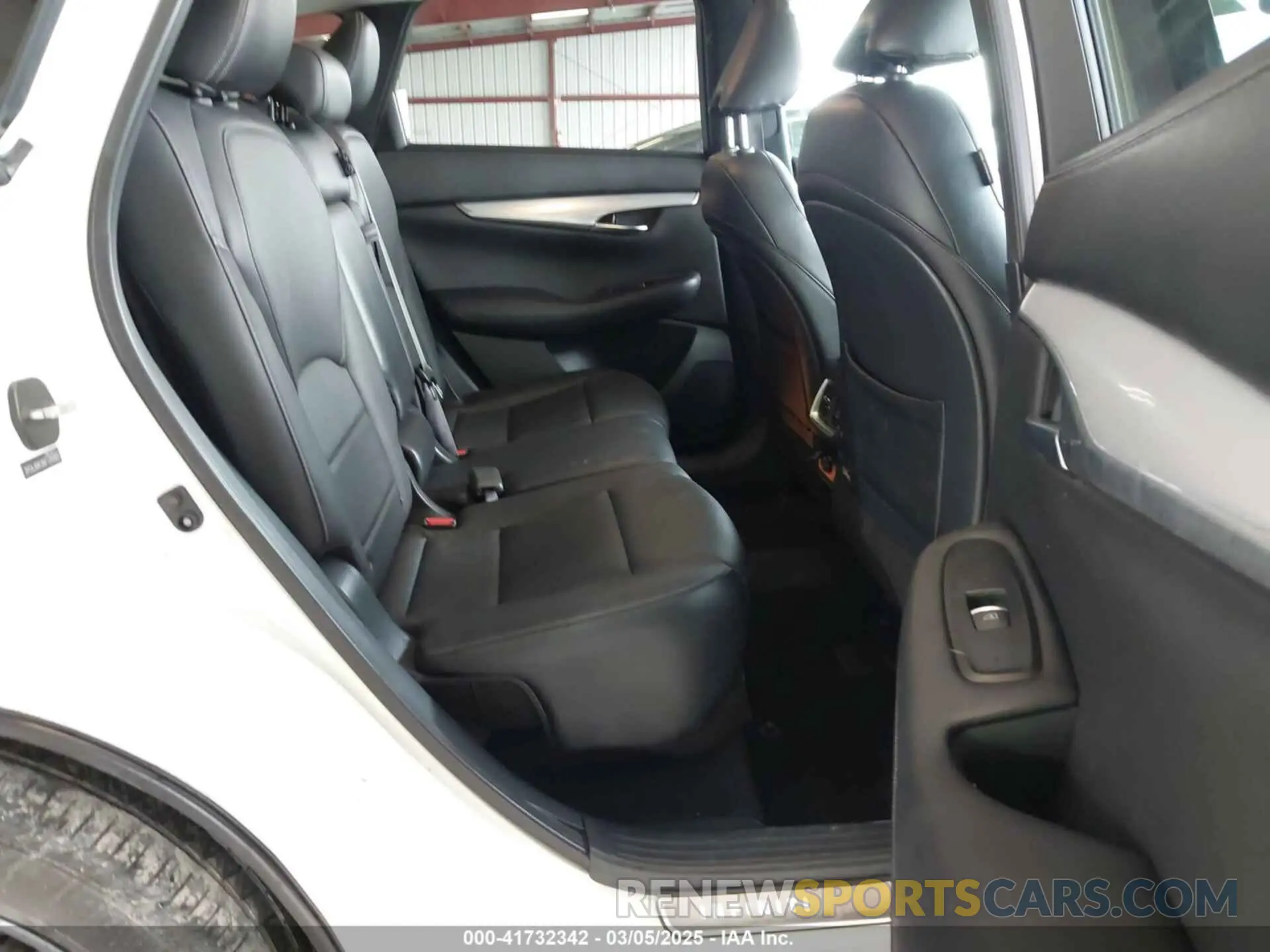 8 Photograph of a damaged car 3PCAJ5M13KF139383 INFINITI QX50 2019