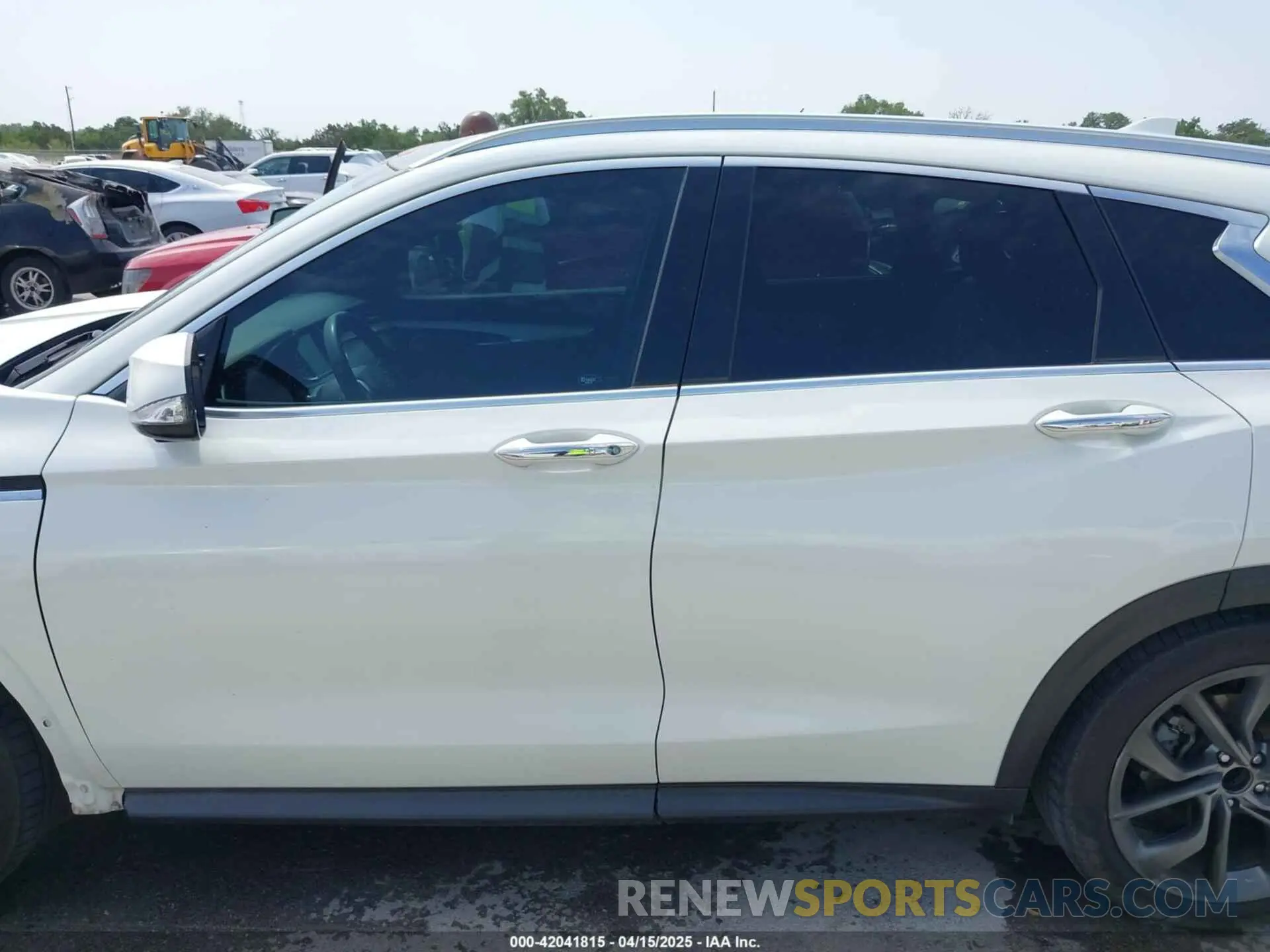 15 Photograph of a damaged car 3PCAJ5M14KF104397 INFINITI QX50 2019
