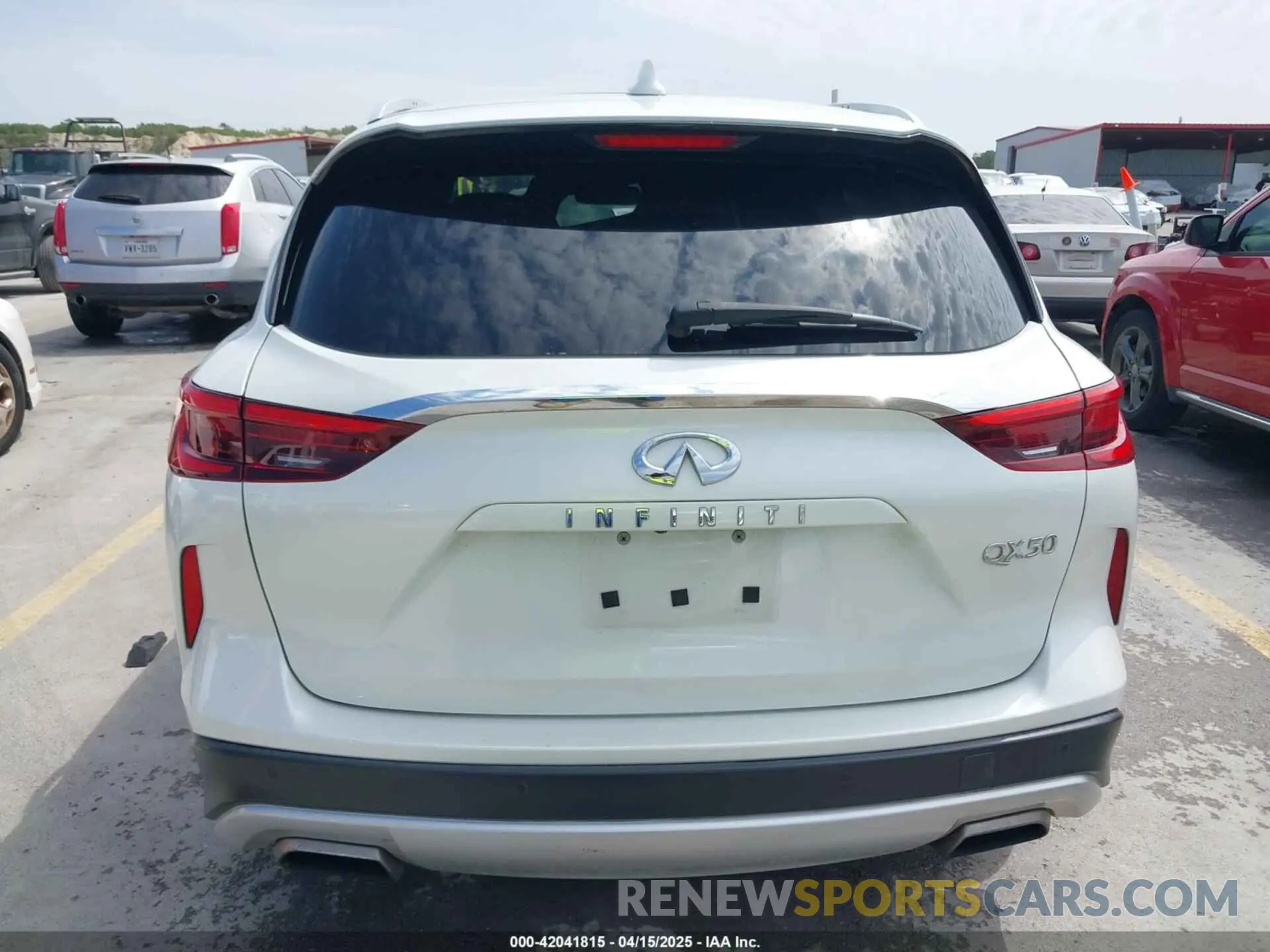 17 Photograph of a damaged car 3PCAJ5M14KF104397 INFINITI QX50 2019