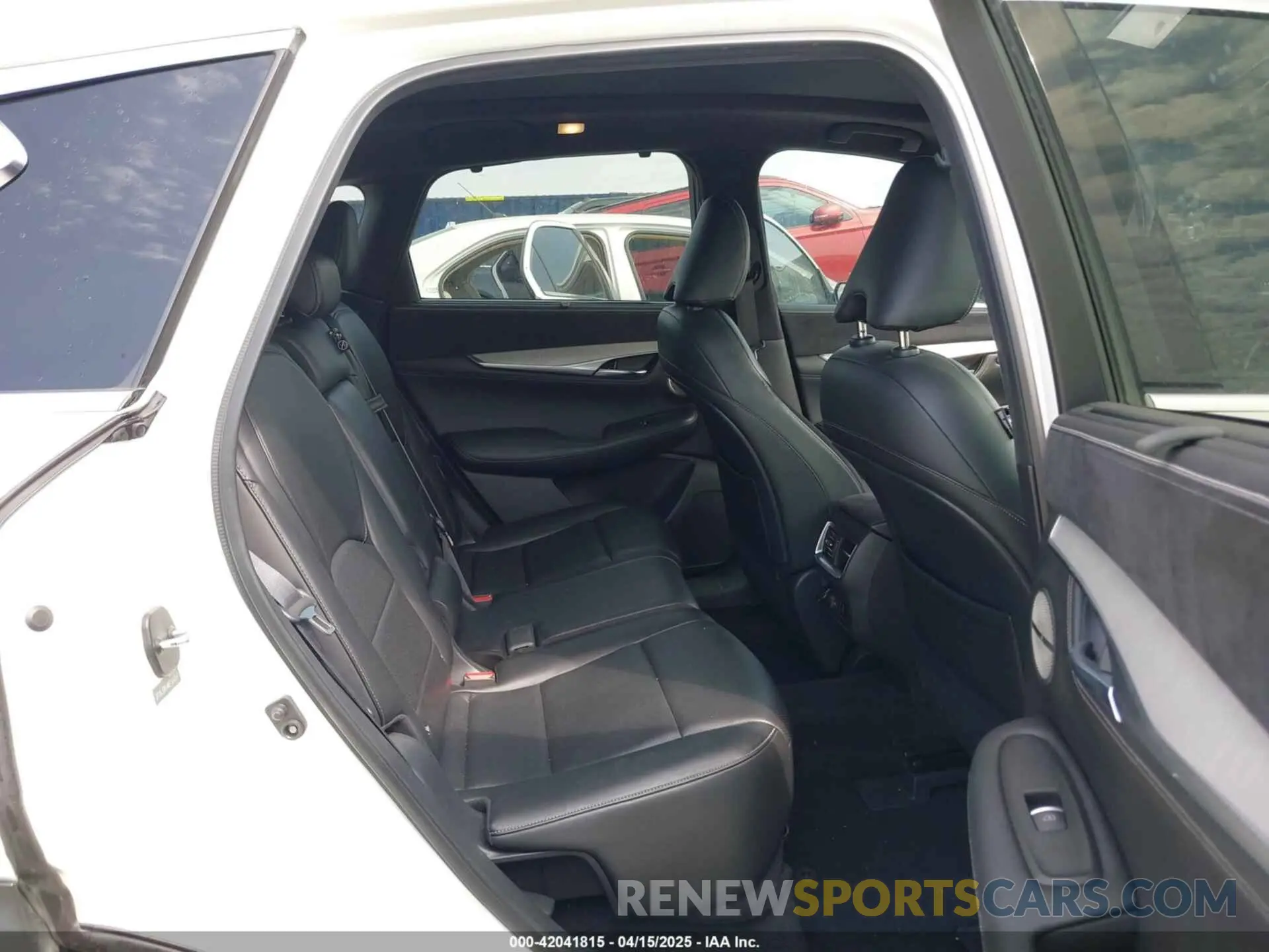 8 Photograph of a damaged car 3PCAJ5M14KF104397 INFINITI QX50 2019