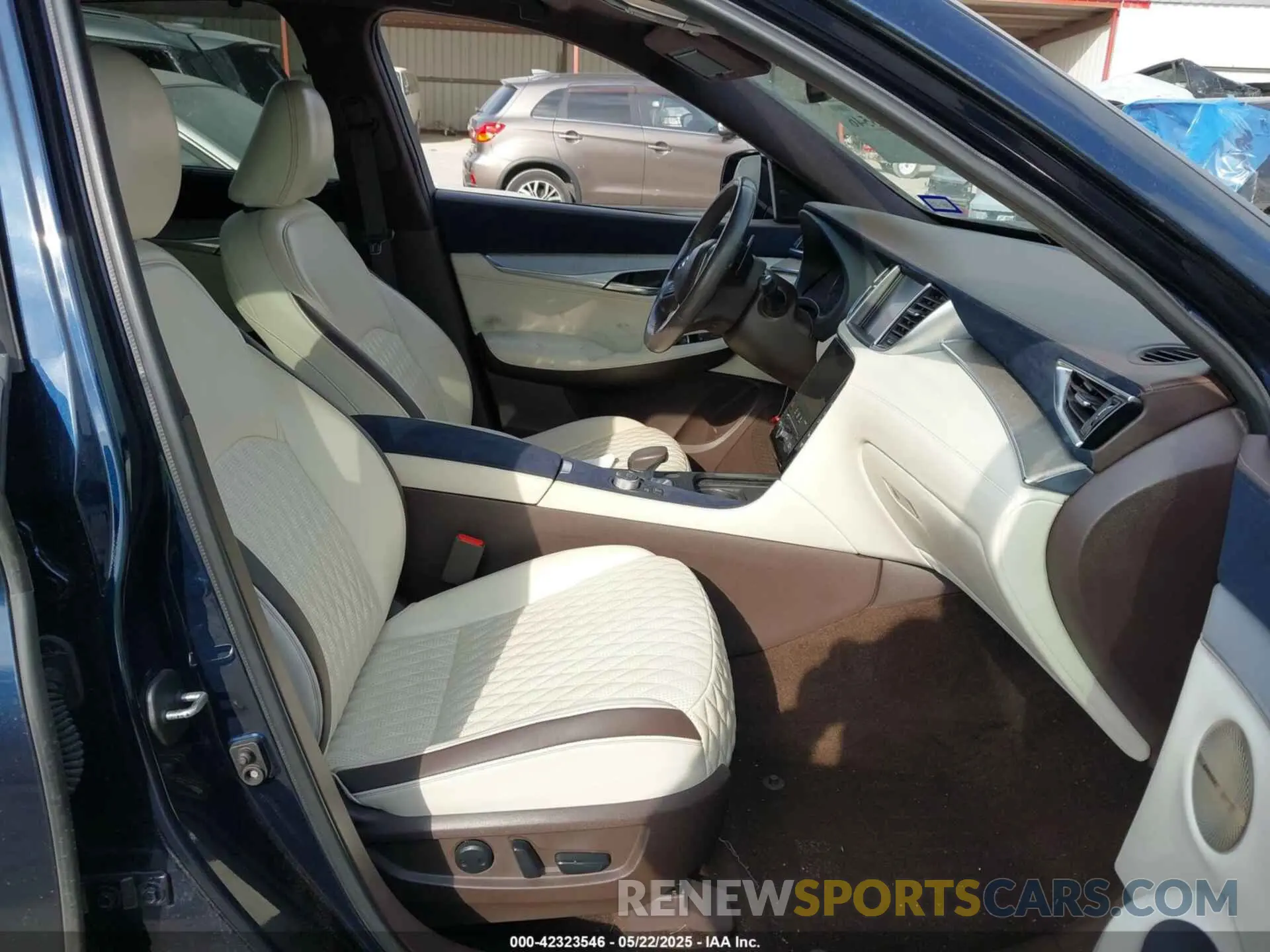 5 Photograph of a damaged car 3PCAJ5M14KF110183 INFINITI QX50 2019