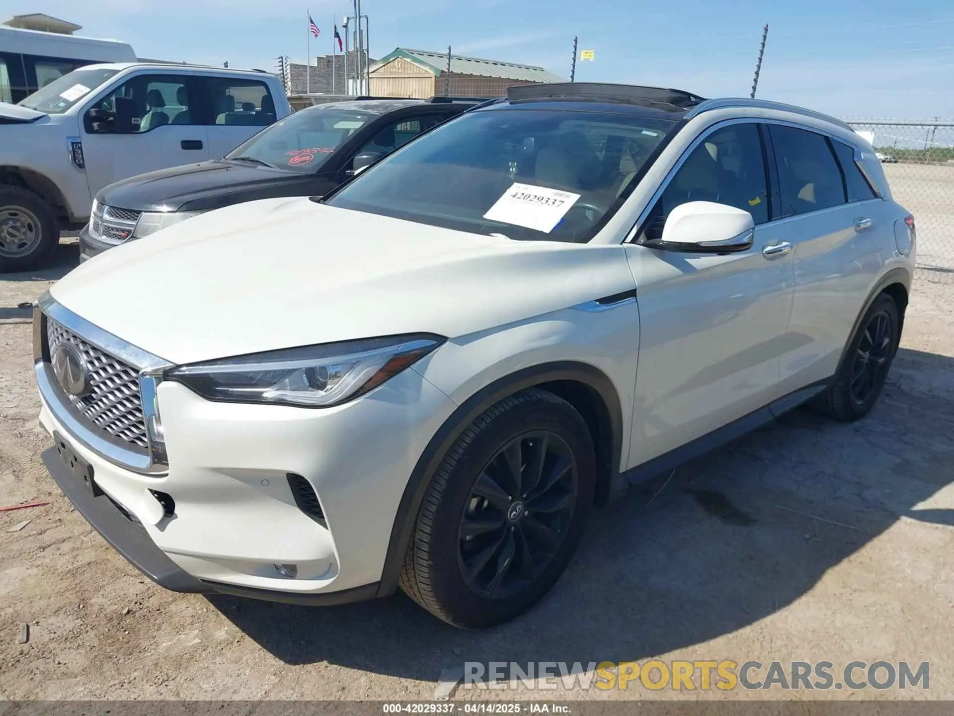 2 Фотография поврежденного автомобиля 3PCAJ5M14KF119529 INFINITI QX50 2019