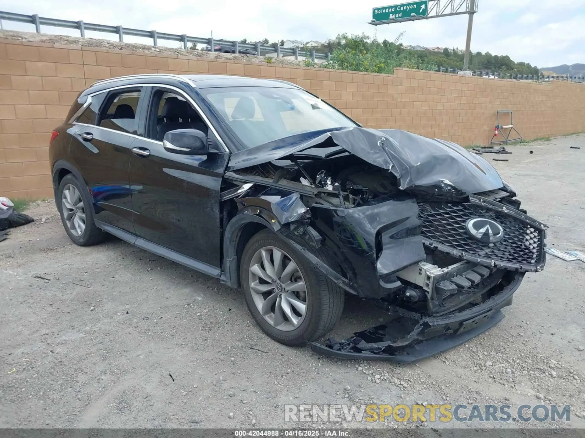 1 Photograph of a damaged car 3PCAJ5M15KF131964 INFINITI QX50 2019