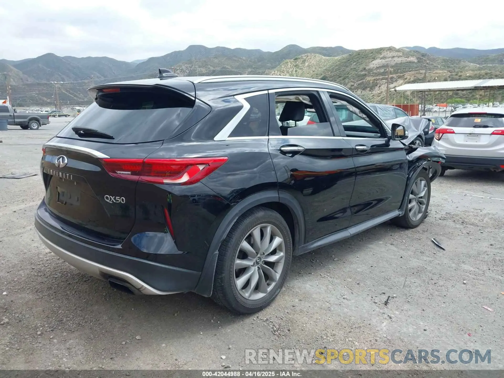 4 Photograph of a damaged car 3PCAJ5M15KF131964 INFINITI QX50 2019