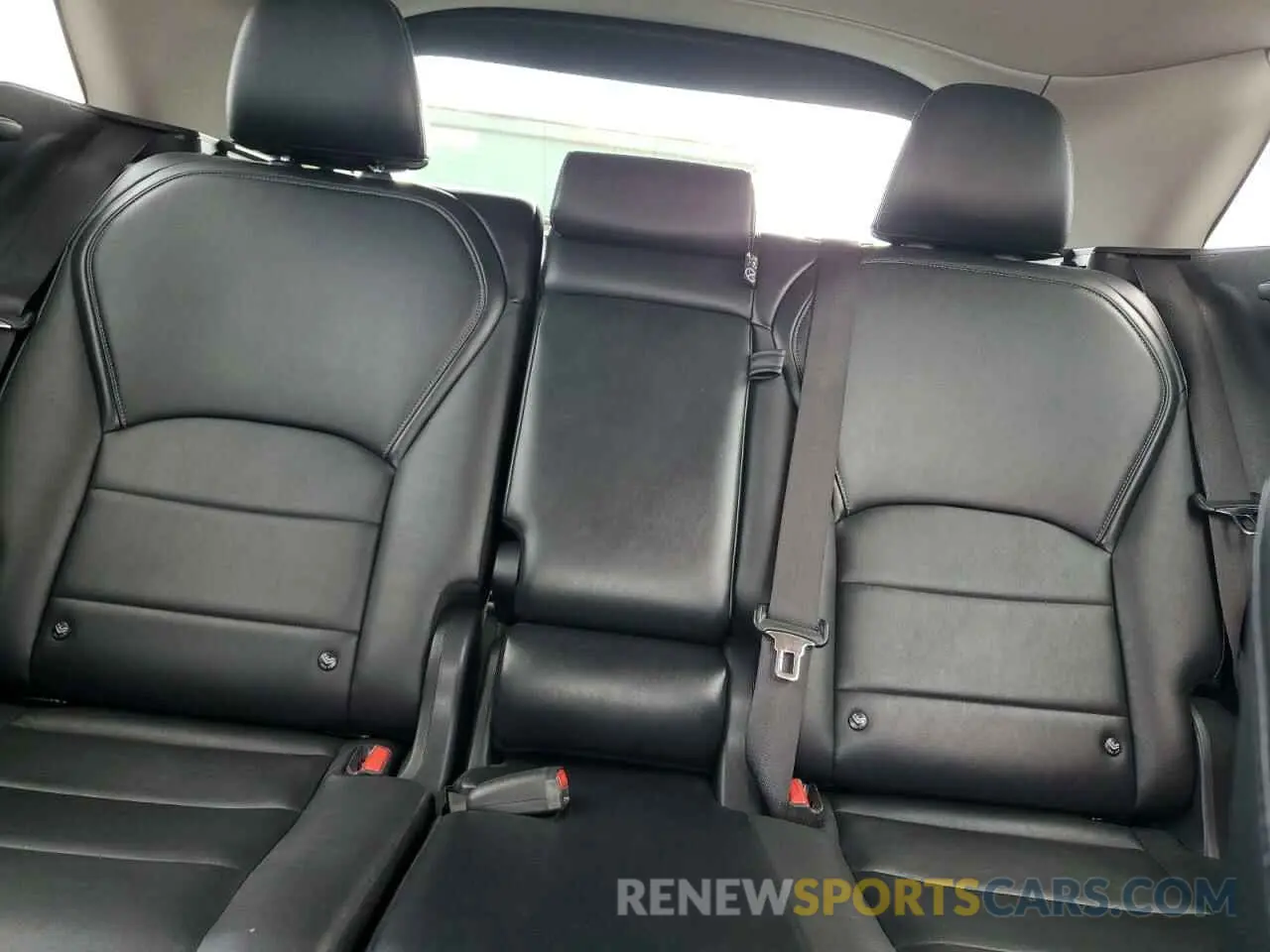 10 Photograph of a damaged car 3PCAJ5M16KF135750 INFINITI QX50 2019