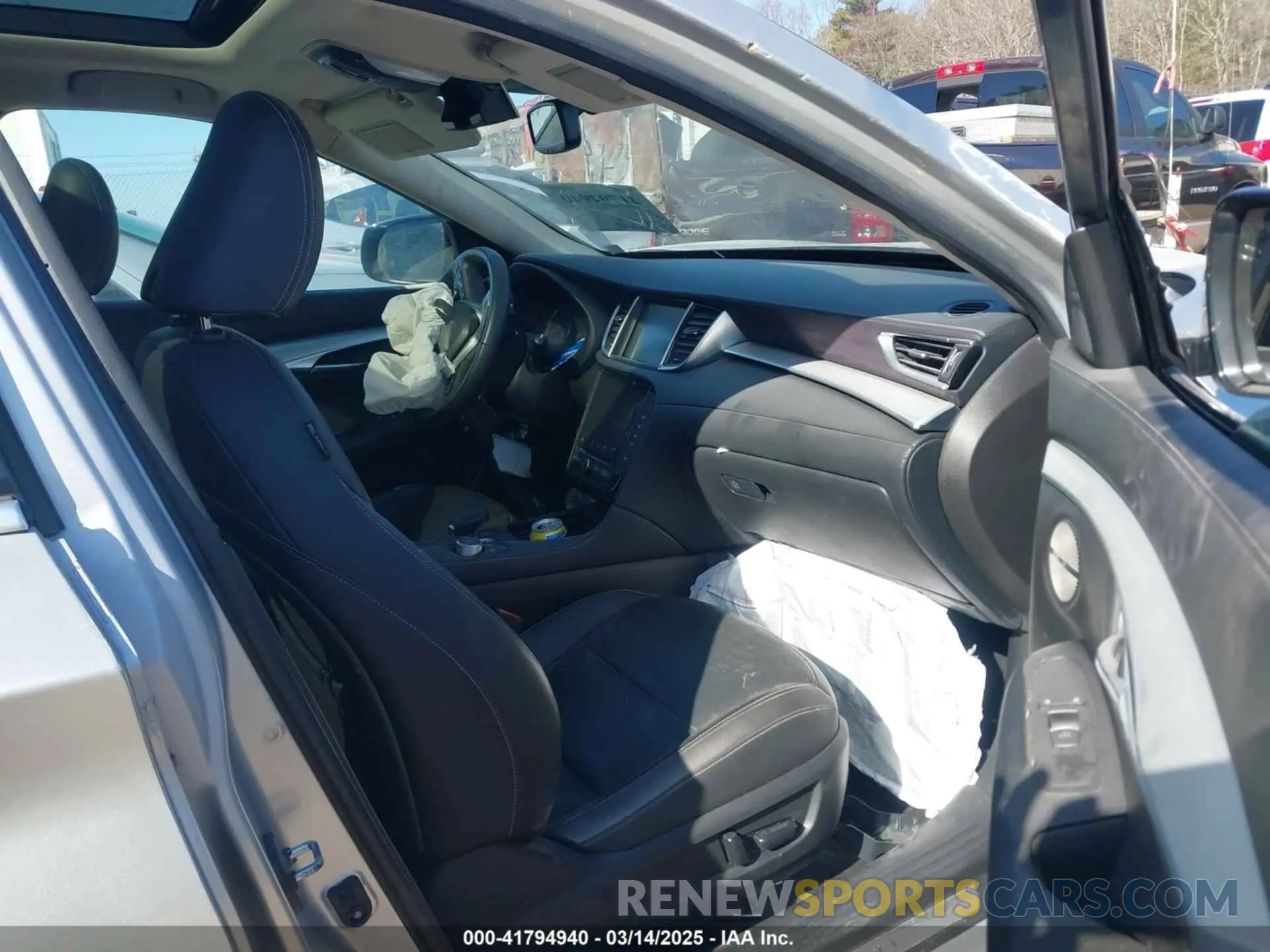 5 Фотография поврежденного автомобиля 3PCAJ5M18KF102894 INFINITI QX50 2019