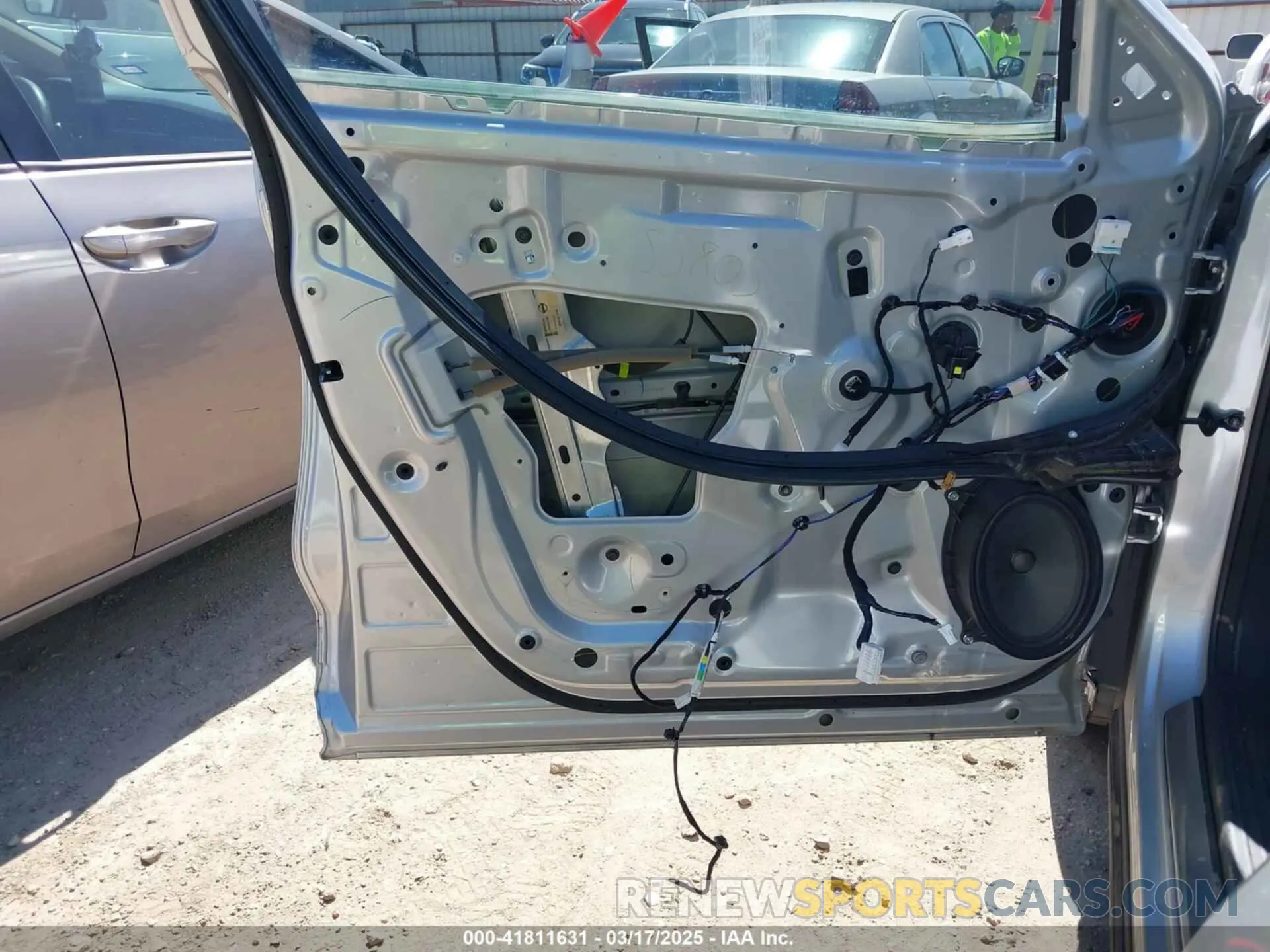 19 Фотография поврежденного автомобиля 3PCAJ5M19KF144488 INFINITI QX50 2019