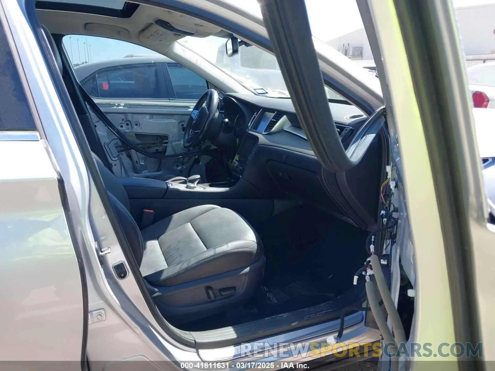 5 Фотография поврежденного автомобиля 3PCAJ5M19KF144488 INFINITI QX50 2019