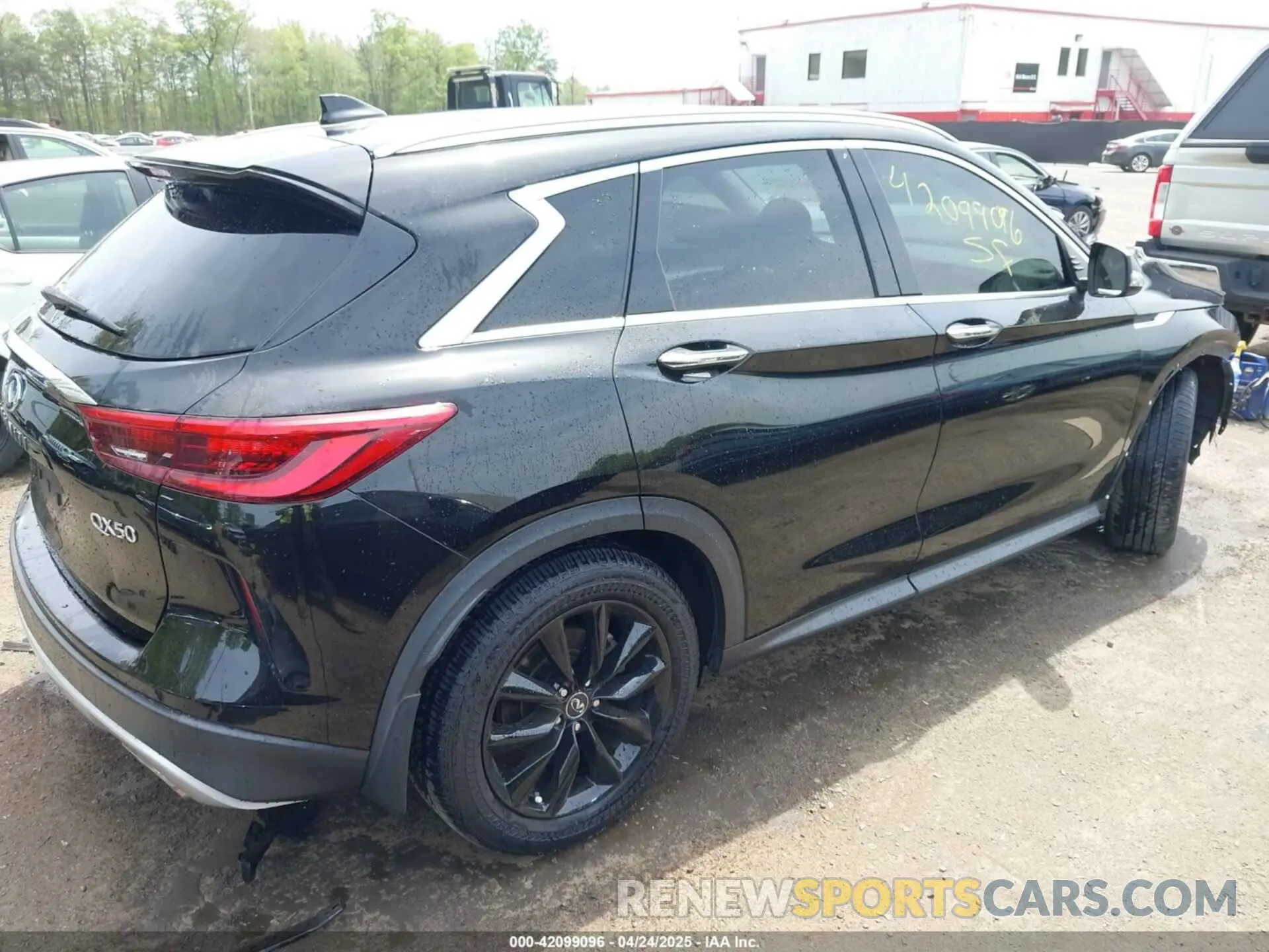 4 Photograph of a damaged car 3PCAJ5M30KF138306 INFINITI QX50 2019