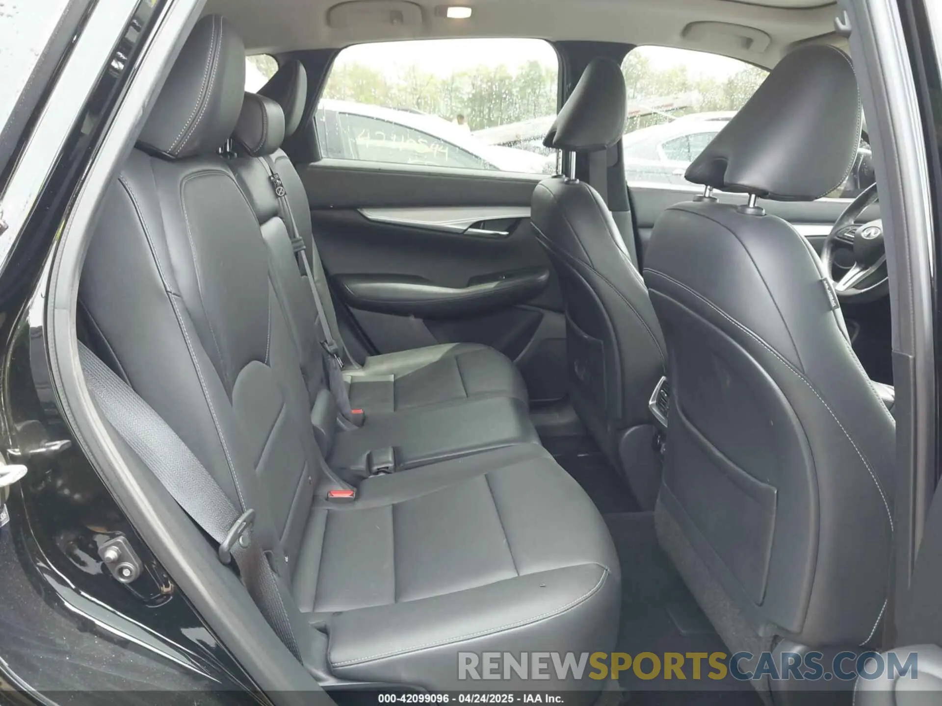 8 Photograph of a damaged car 3PCAJ5M30KF138306 INFINITI QX50 2019