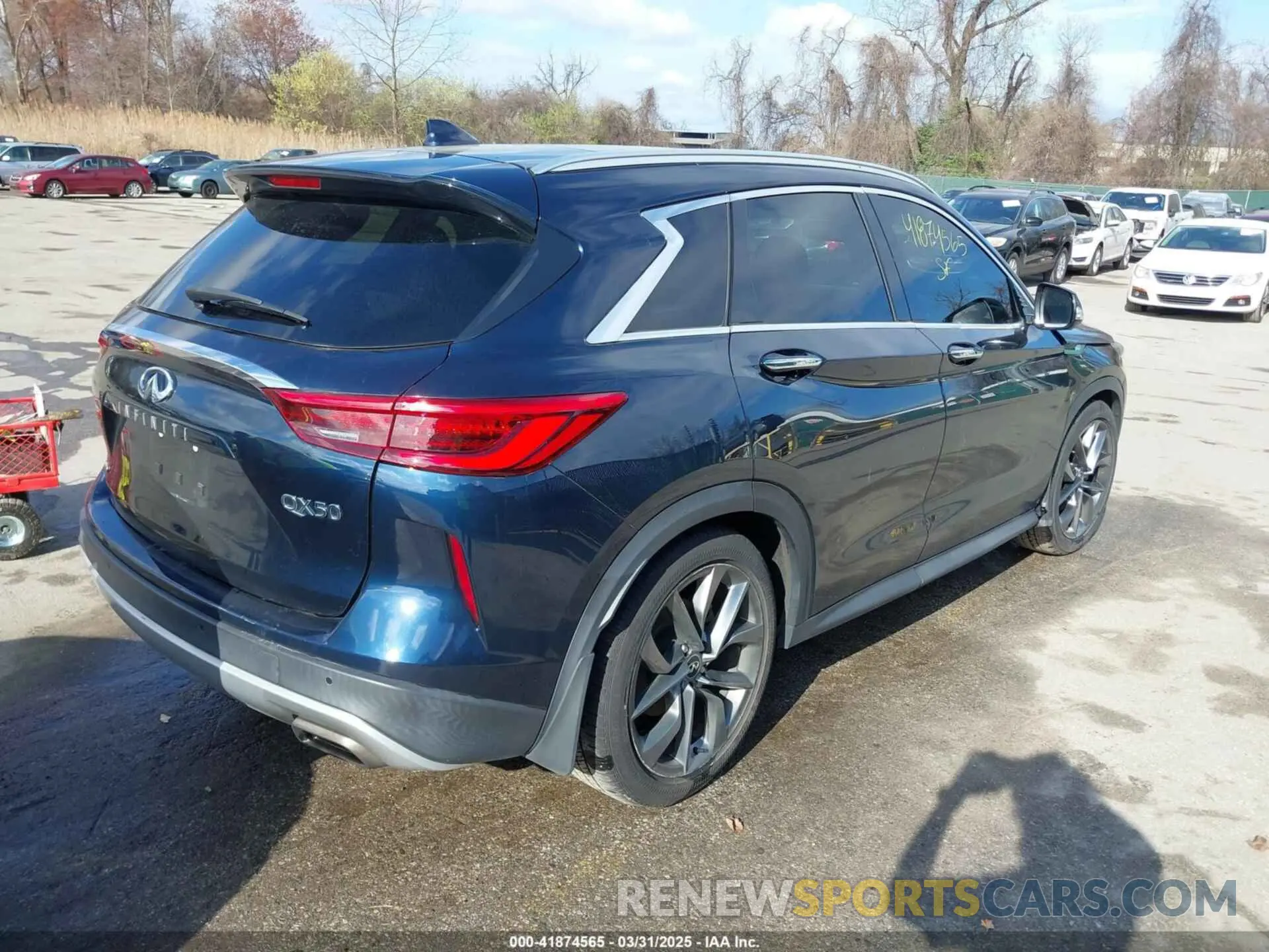 4 Photograph of a damaged car 3PCAJ5M31KF127279 INFINITI QX50 2019