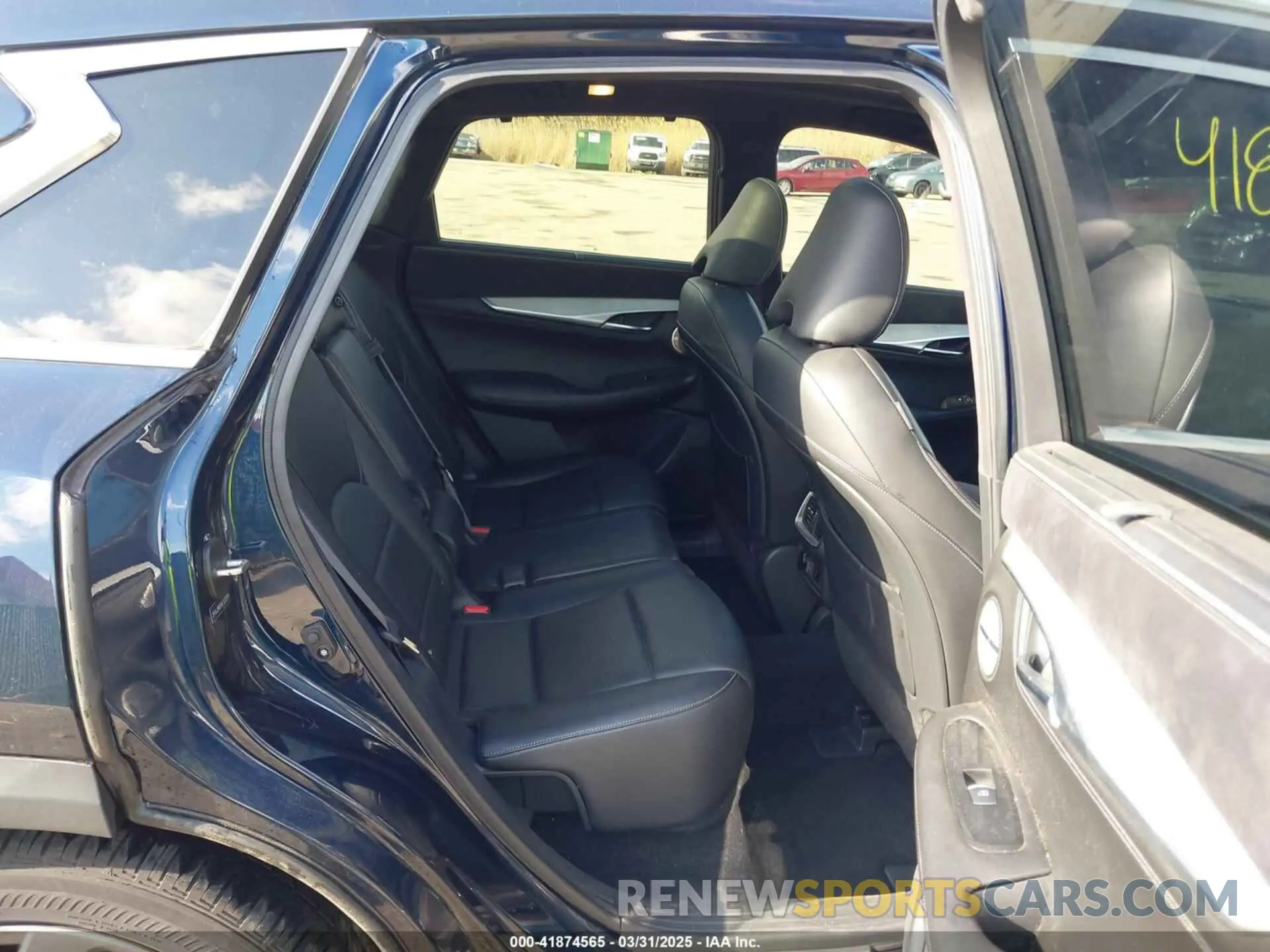 8 Photograph of a damaged car 3PCAJ5M31KF127279 INFINITI QX50 2019