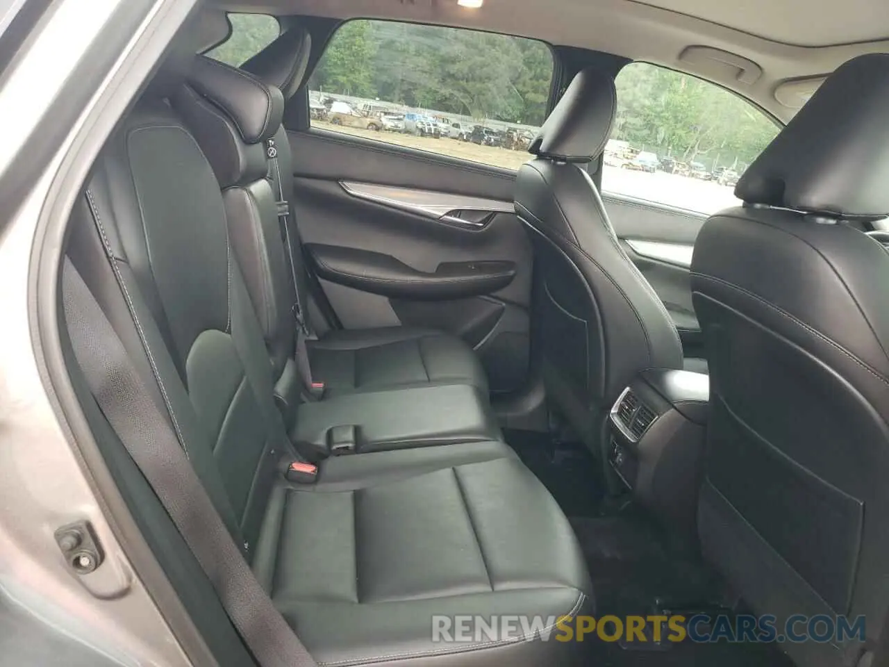 11 Photograph of a damaged car 3PCAJ5M31KF130795 INFINITI QX50 2019