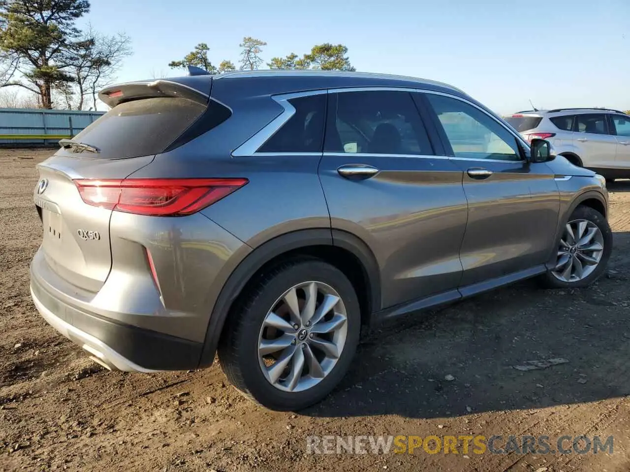 3 Photograph of a damaged car 3PCAJ5M31KF137228 INFINITI QX50 2019