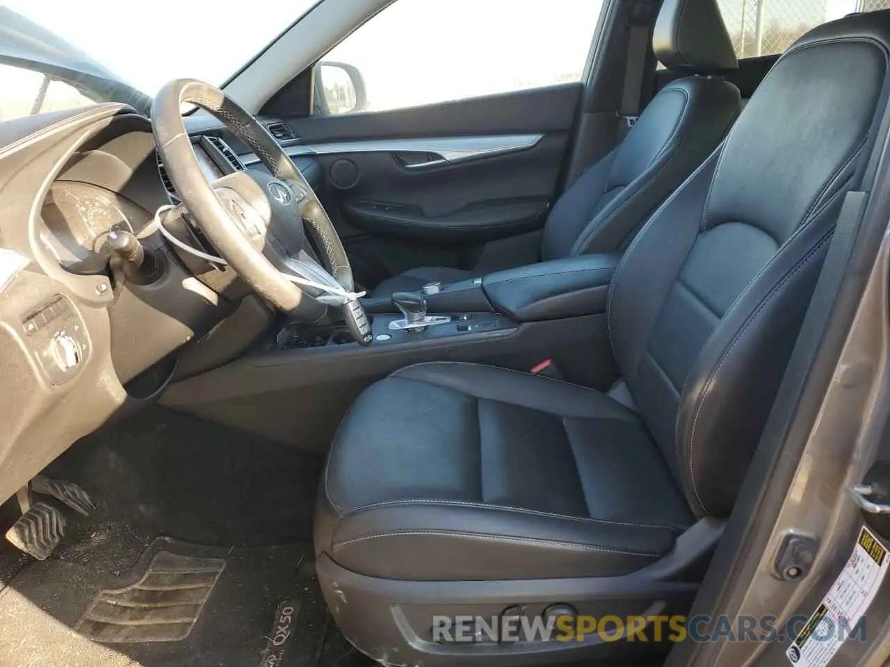 7 Photograph of a damaged car 3PCAJ5M31KF137228 INFINITI QX50 2019