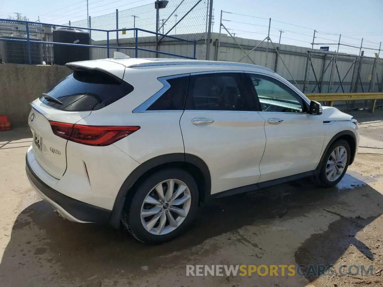 3 Фотография поврежденного автомобиля 3PCAJ5M34KF121377 INFINITI QX50 2019