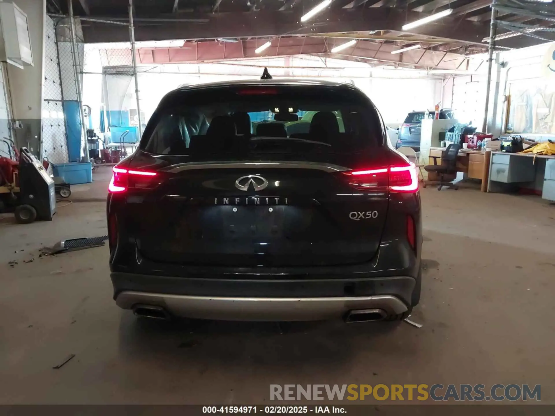 16 Photograph of a damaged car 3PCAJ5M36KF106542 INFINITI QX50 2019