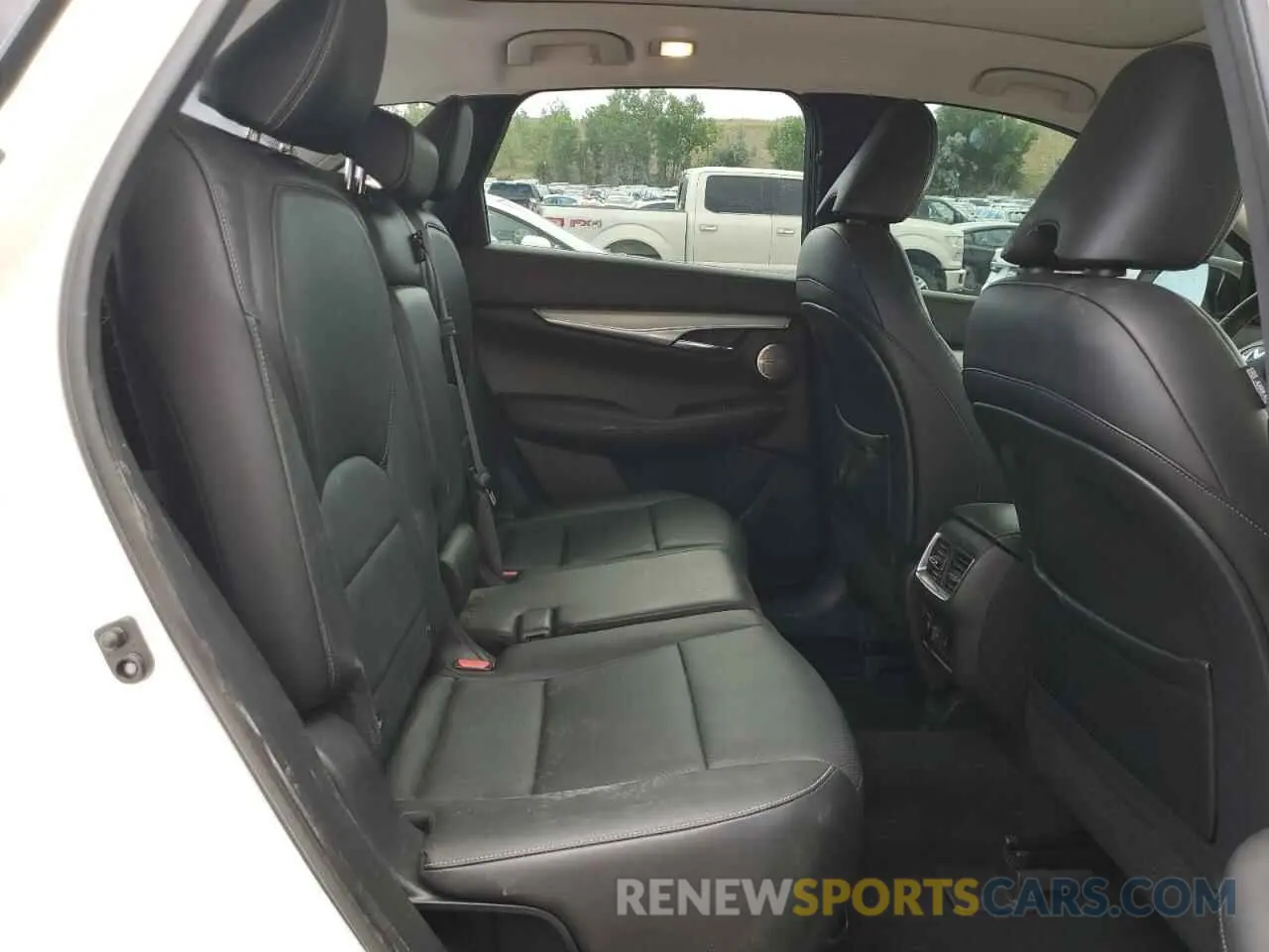 11 Фотография поврежденного автомобиля 3PCAJ5M36KF127679 INFINITI QX50 2019
