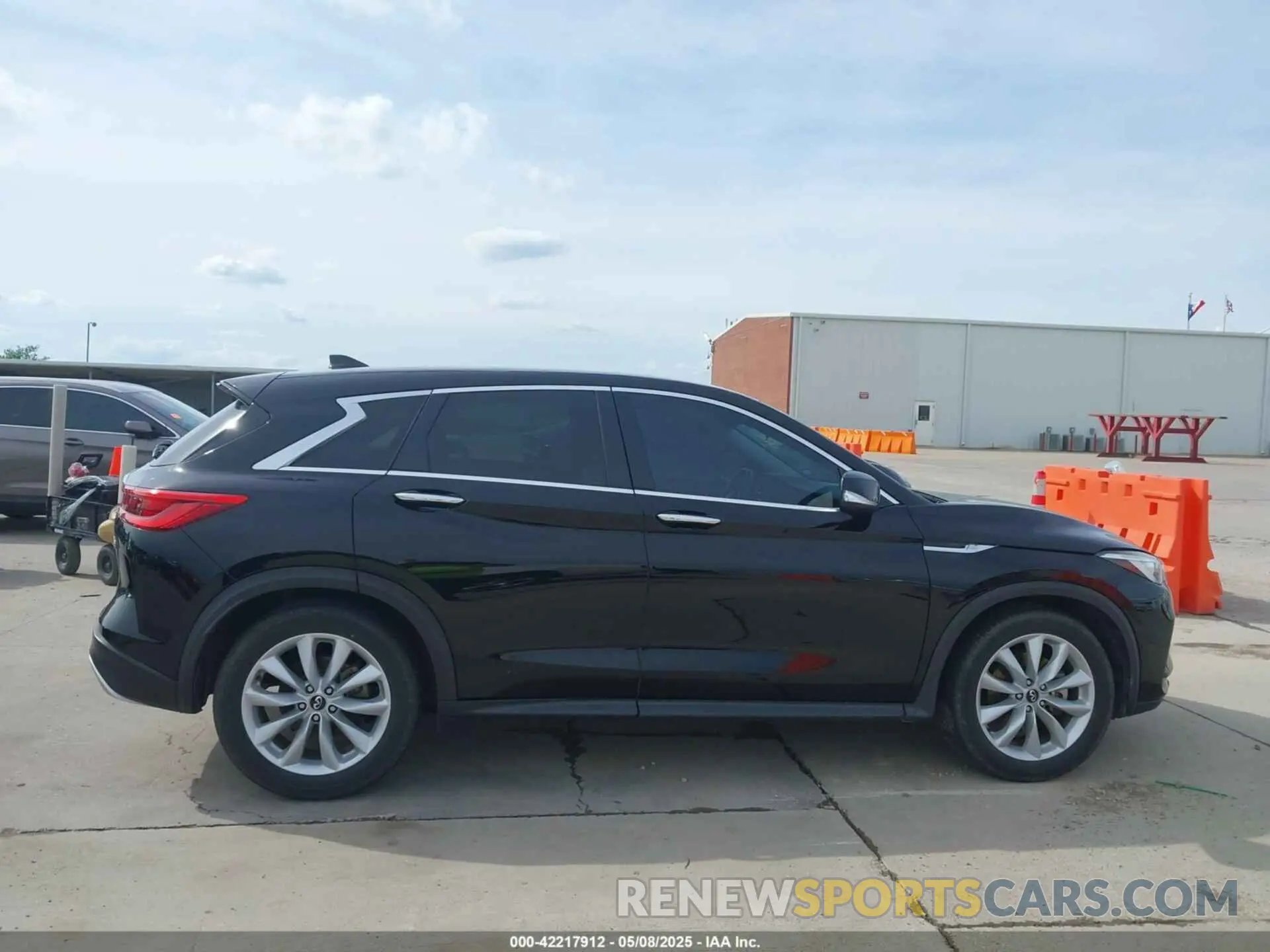 13 Photograph of a damaged car 3PCAJ5M37KF109899 INFINITI QX50 2019