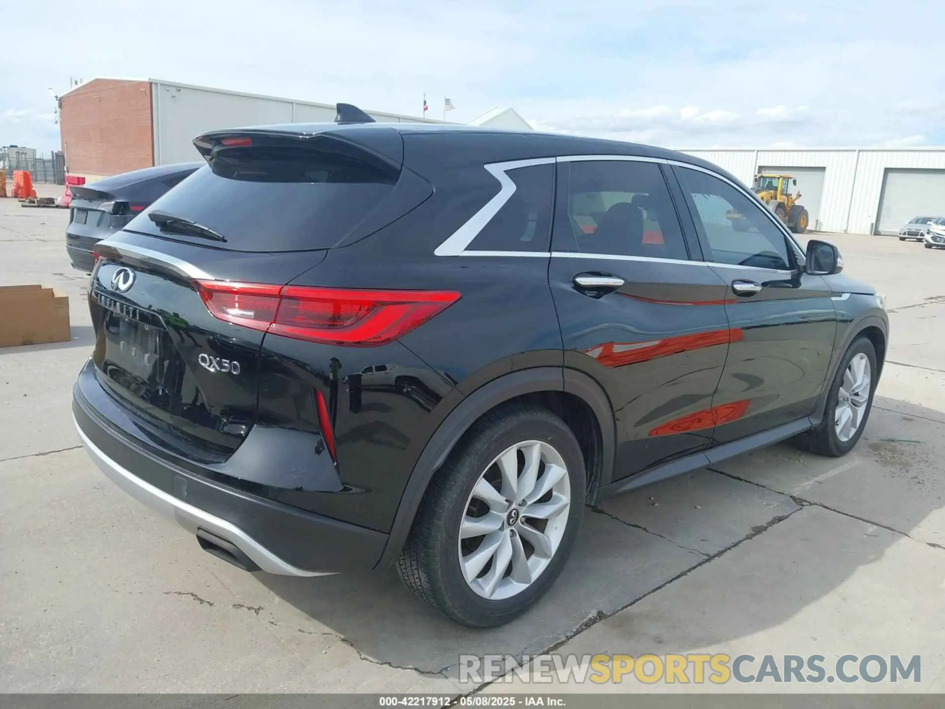 4 Photograph of a damaged car 3PCAJ5M37KF109899 INFINITI QX50 2019