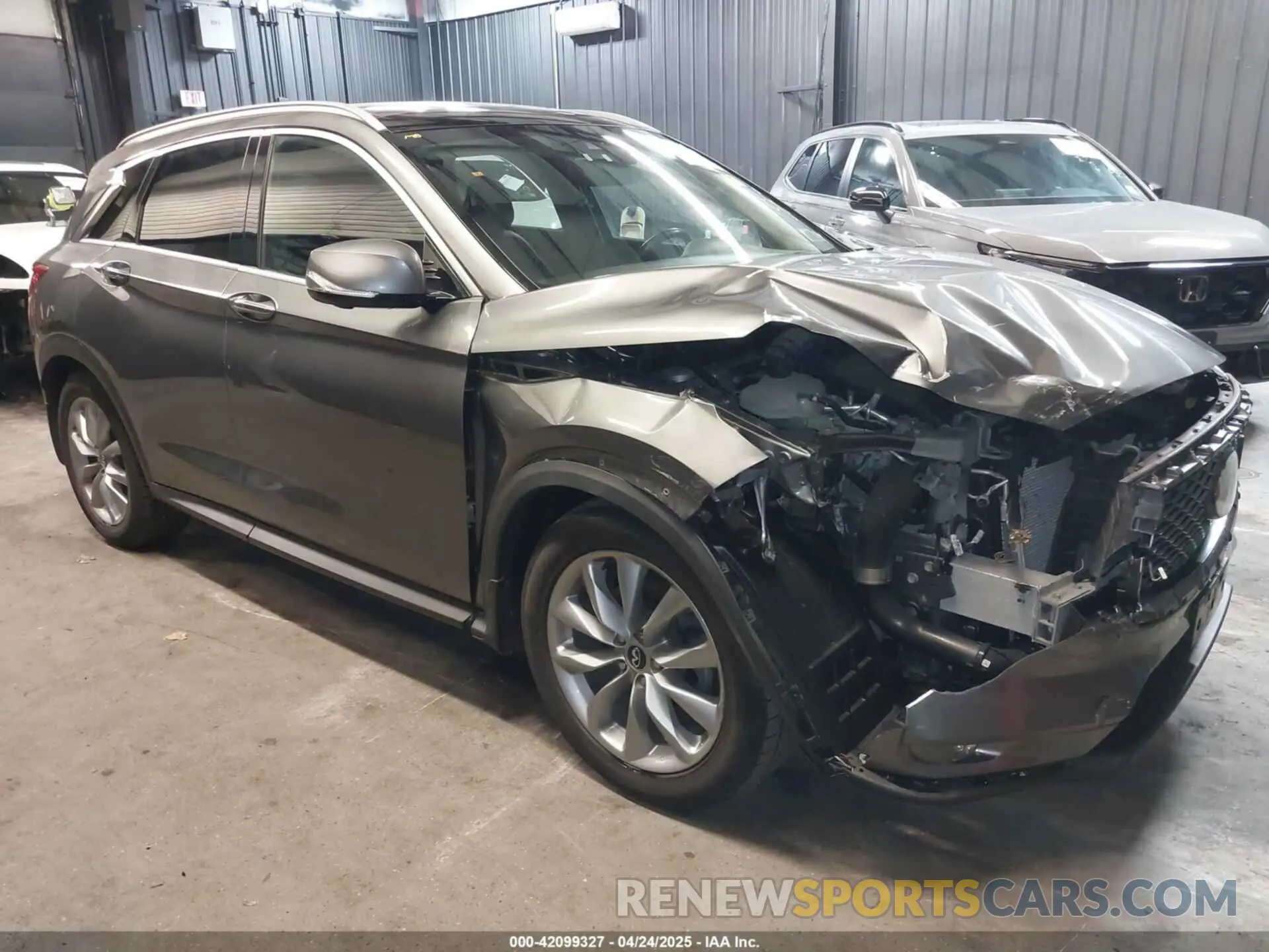 6 Фотография поврежденного автомобиля 3PCAJ5M37KF141381 INFINITI QX50 2019