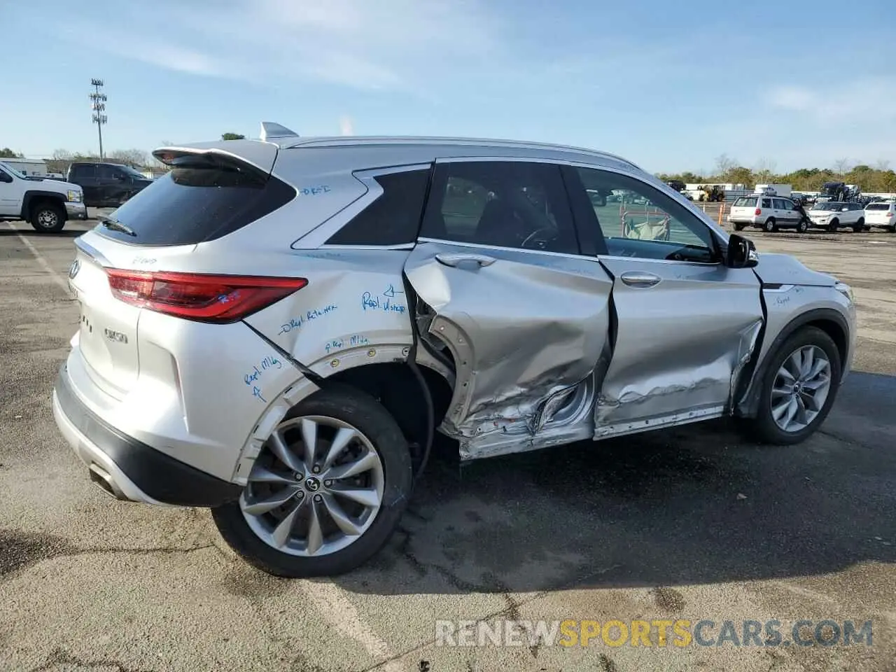 3 Фотография поврежденного автомобиля 3PCAJ5M37KF147648 INFINITI QX50 2019