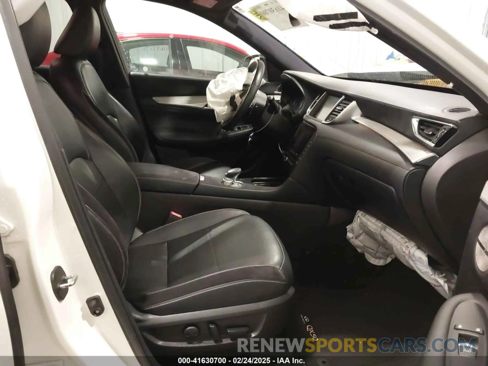 5 Photograph of a damaged car 3PCAJ5M38KF117624 INFINITI QX50 2019