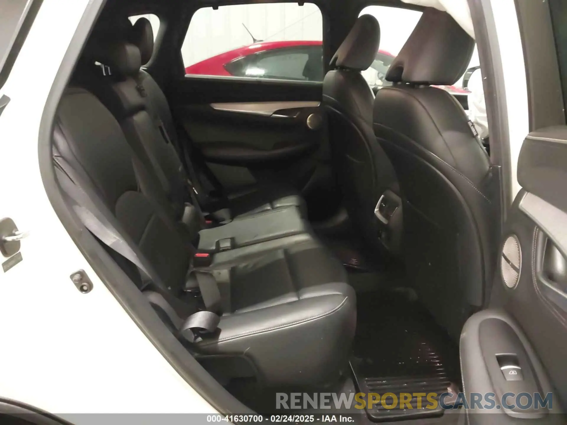 8 Photograph of a damaged car 3PCAJ5M38KF117624 INFINITI QX50 2019