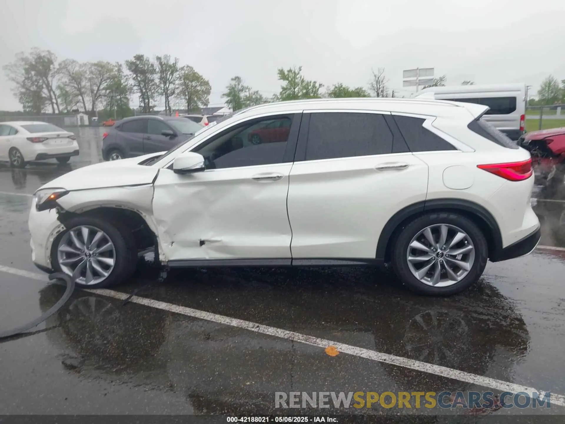 14 Photograph of a damaged car 3PCAJ5M38KF135590 INFINITI QX50 2019